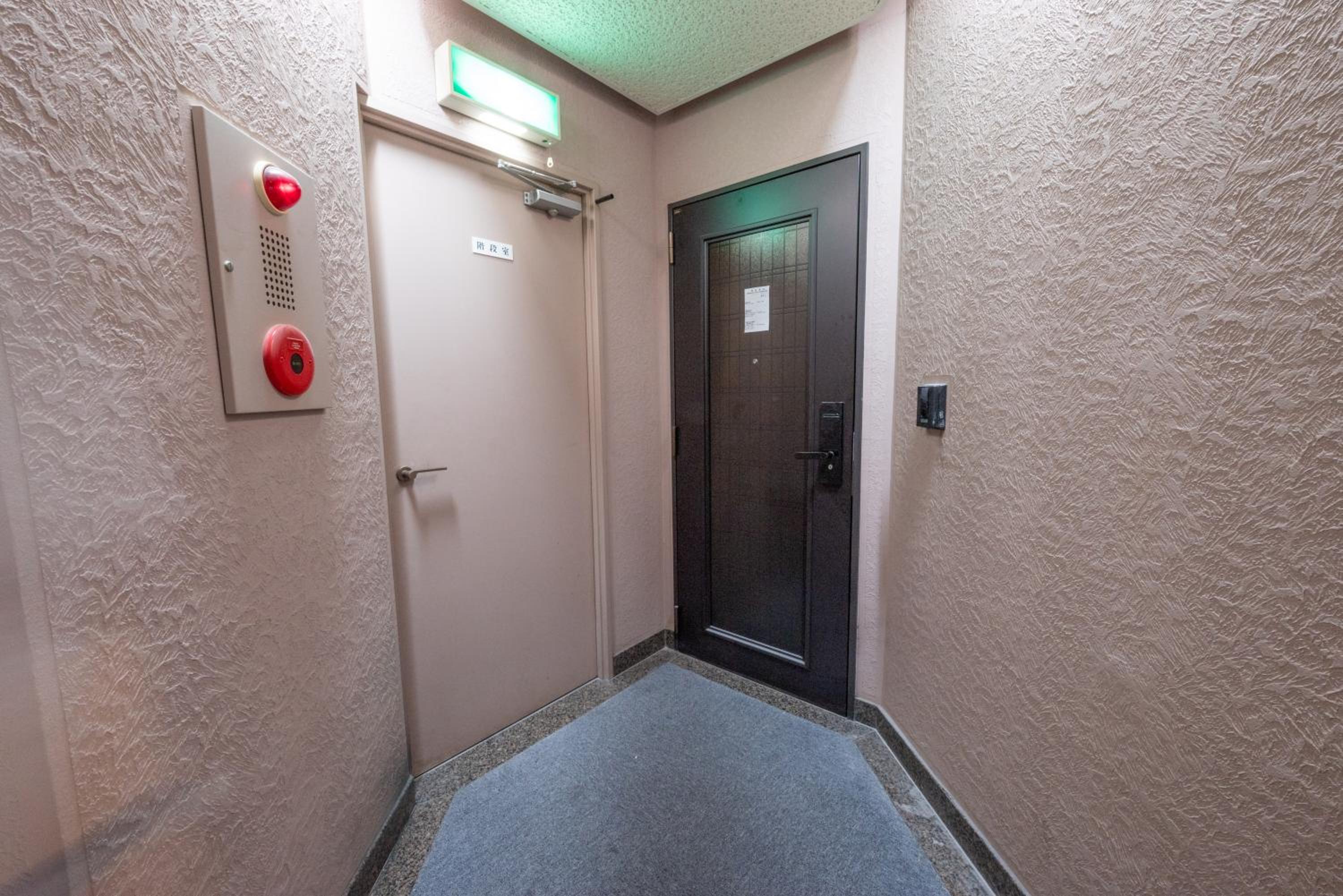 SWEET HOUSE 105 square meters of single floor space 15 minutes on foot to Shinsaibashi Dotonbori 30 minutes to USJ 7 minutes to Umeda