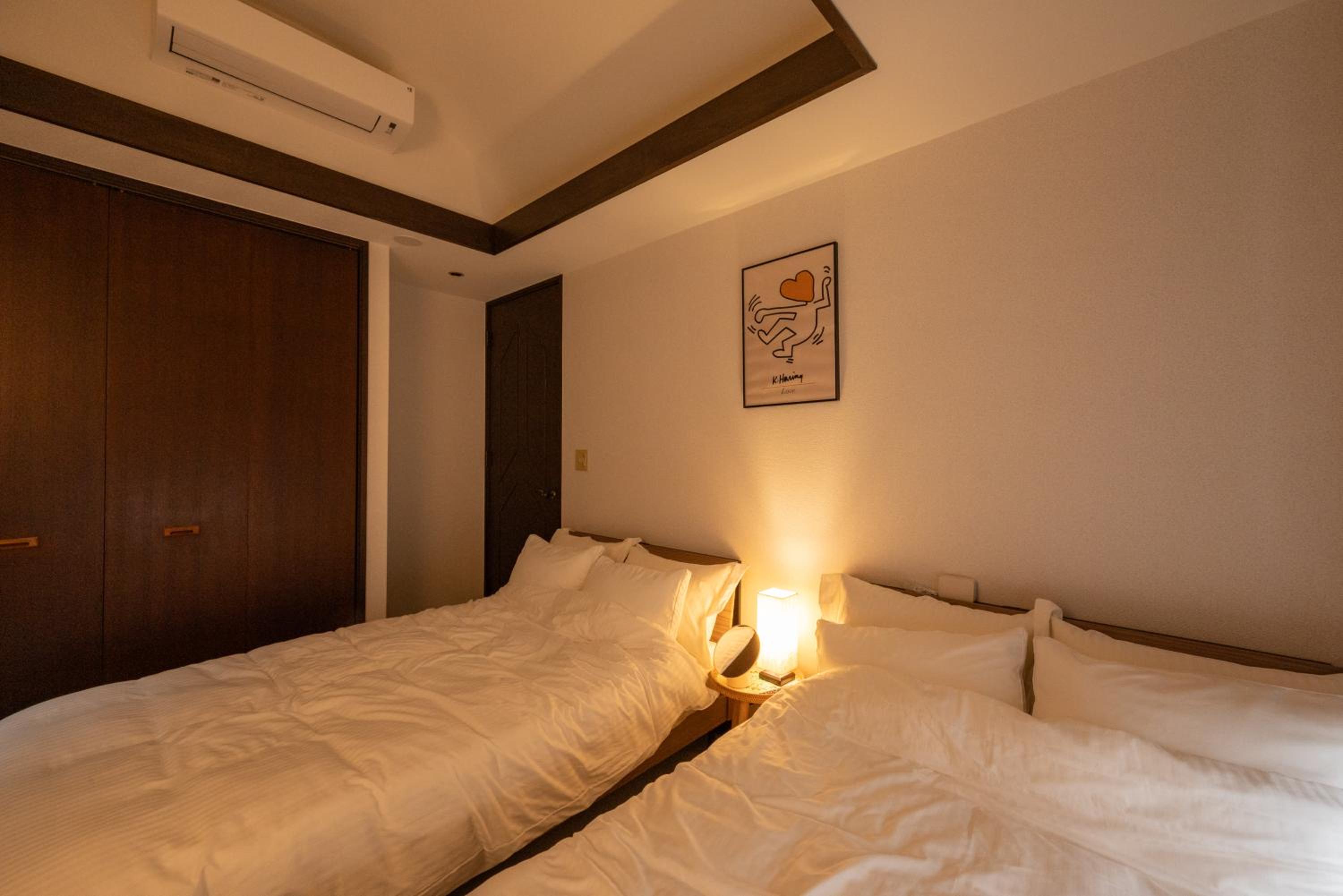 SWEET HOUSE 105 square meters of single floor space 15 minutes on foot to Shinsaibashi Dotonbori 30 minutes to USJ 7 minutes to Umeda