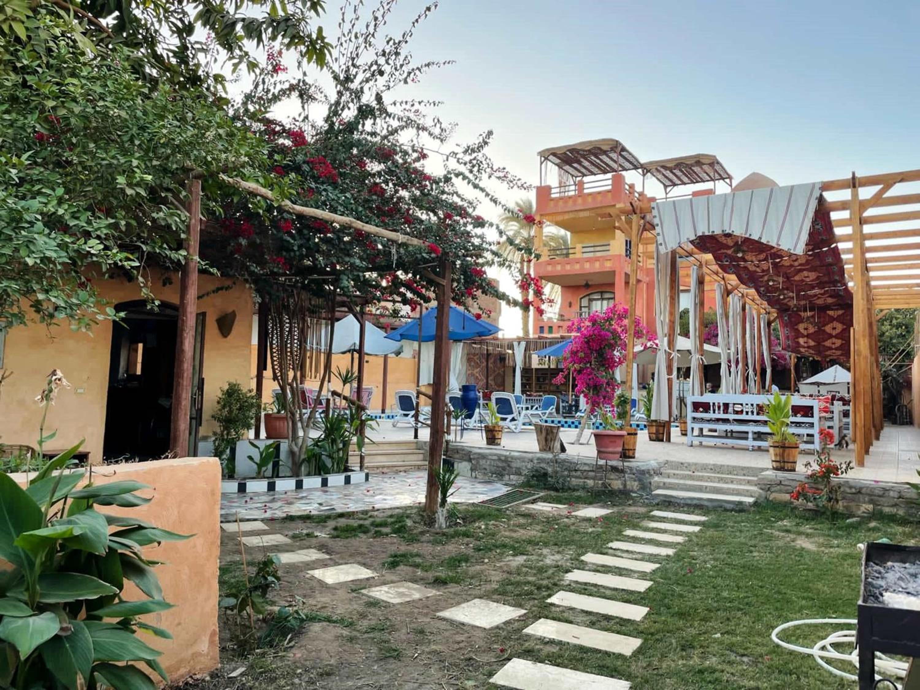 Nile Compound