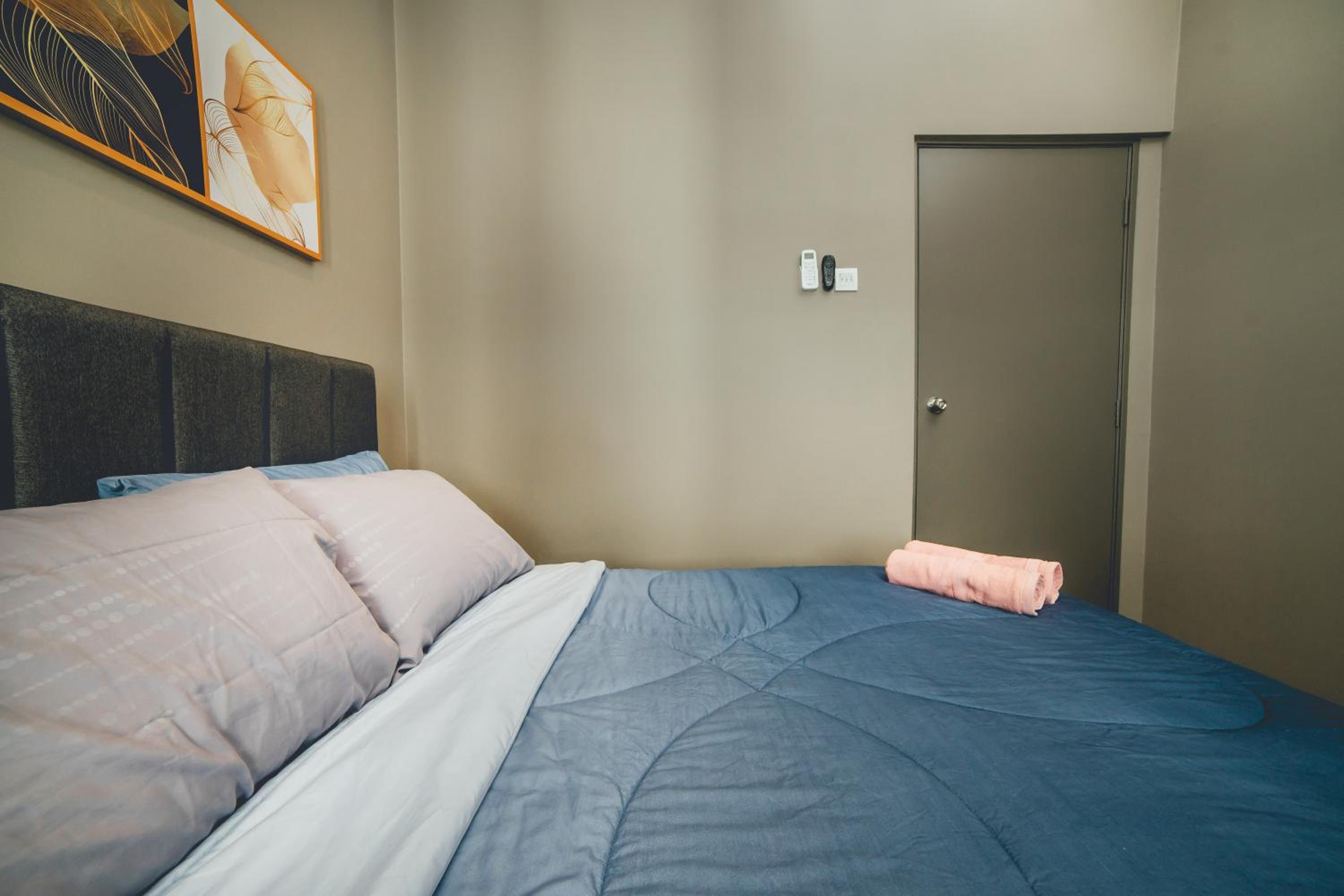 The Platino Sweet Peony 3BR8Pax nr Paradigm Mall