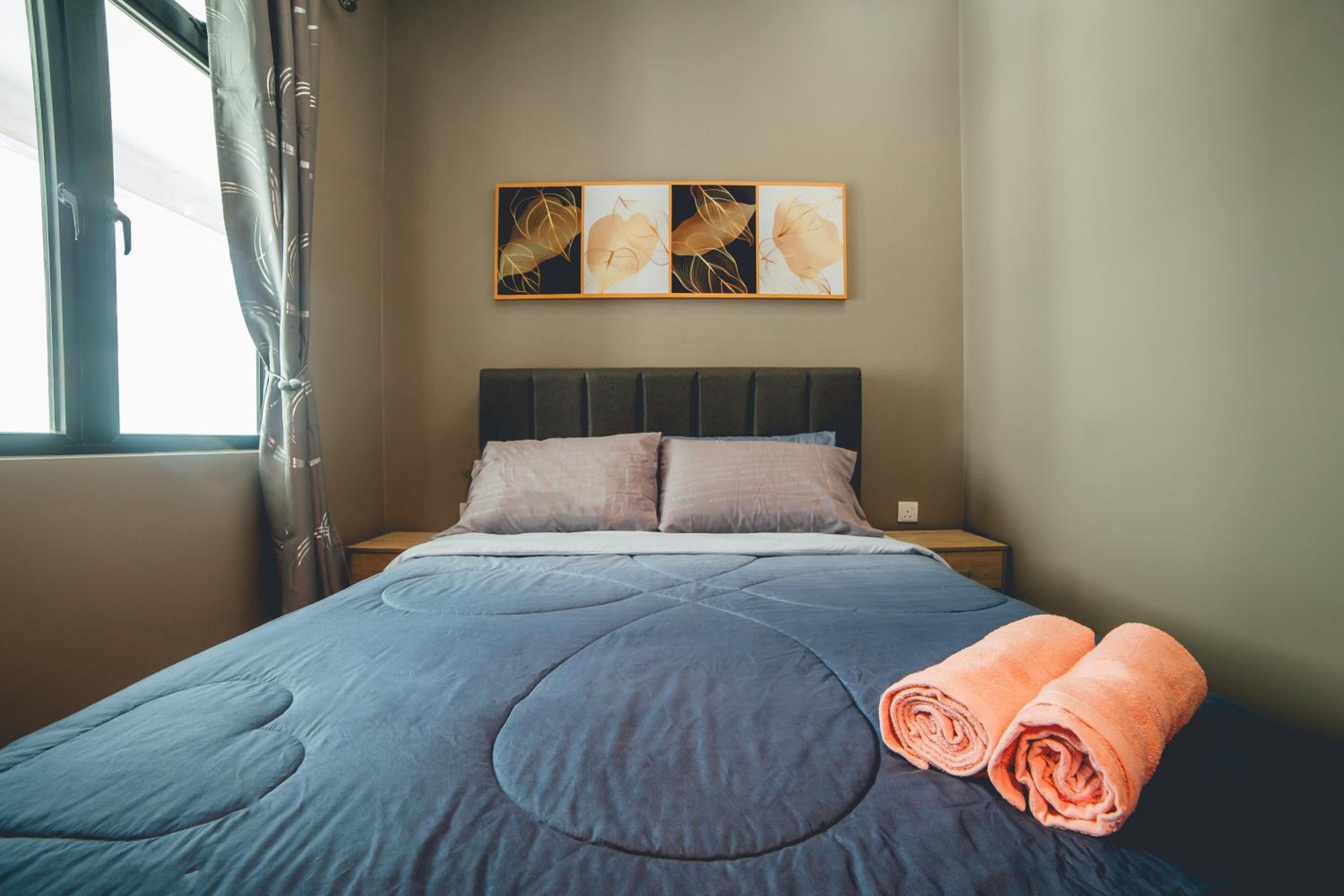 The Platino Sweet Peony 3BR8Pax nr Paradigm Mall