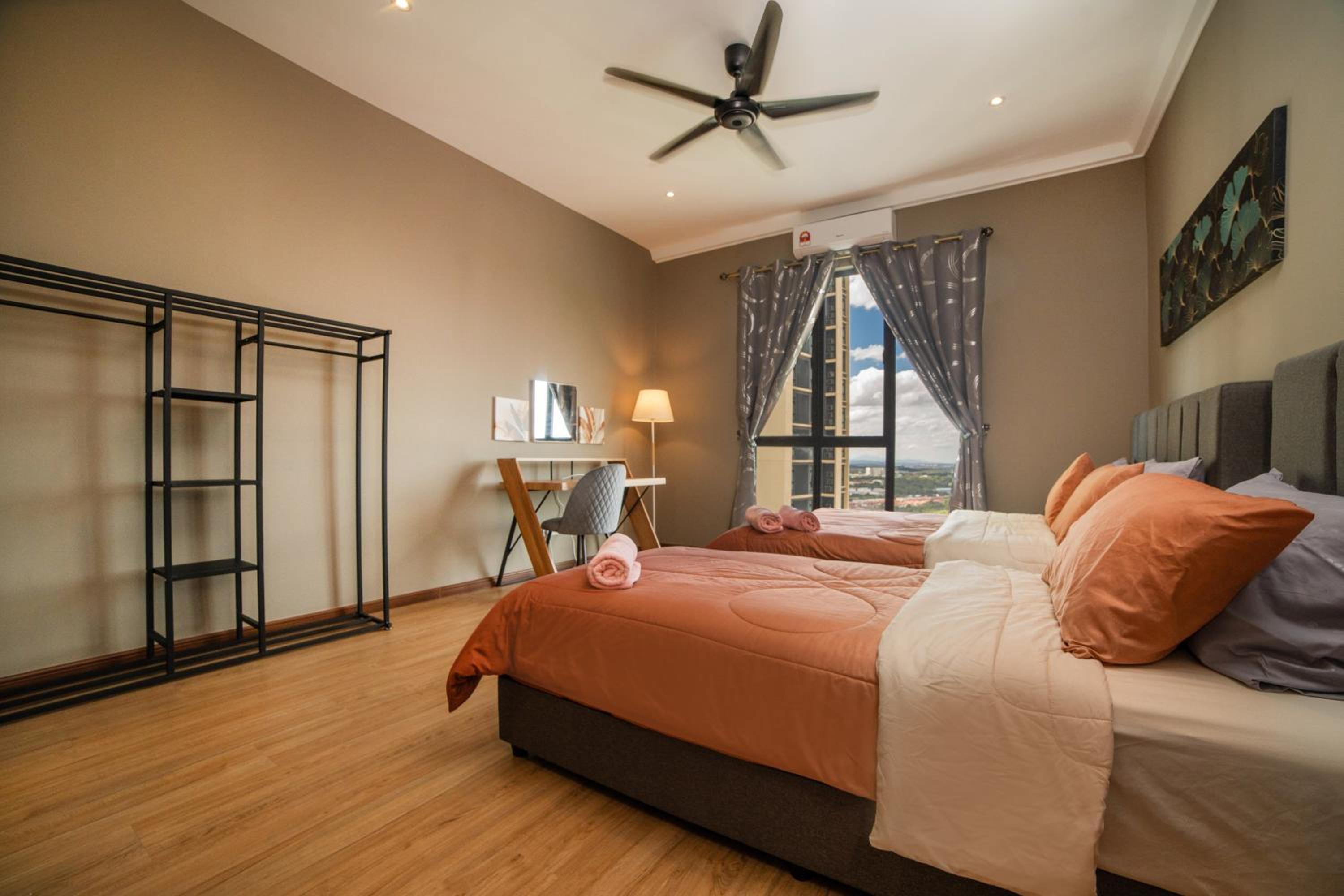 The Platino Sweet Peony 3BR8Pax nr Paradigm Mall