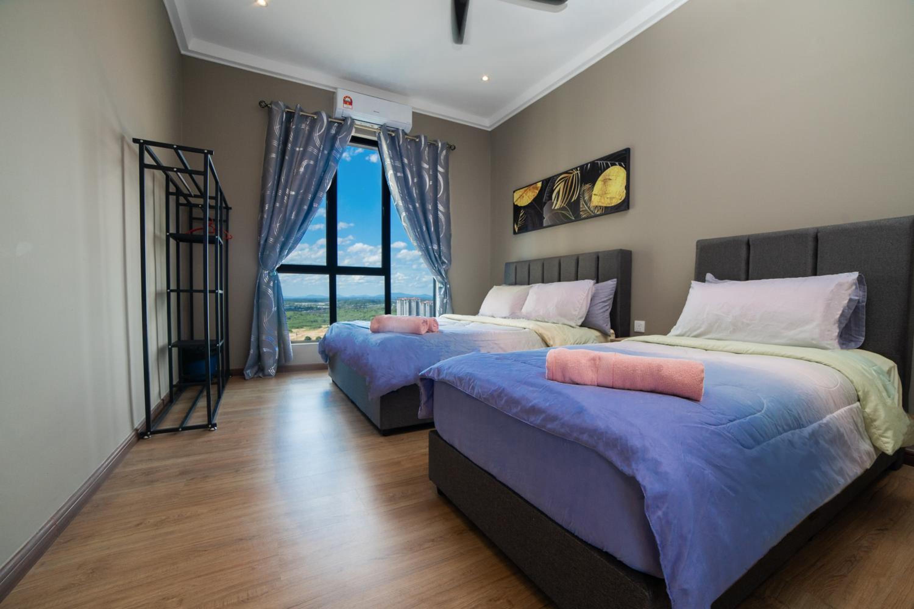 The Platino Sweet Peony 3BR8Pax nr Paradigm Mall