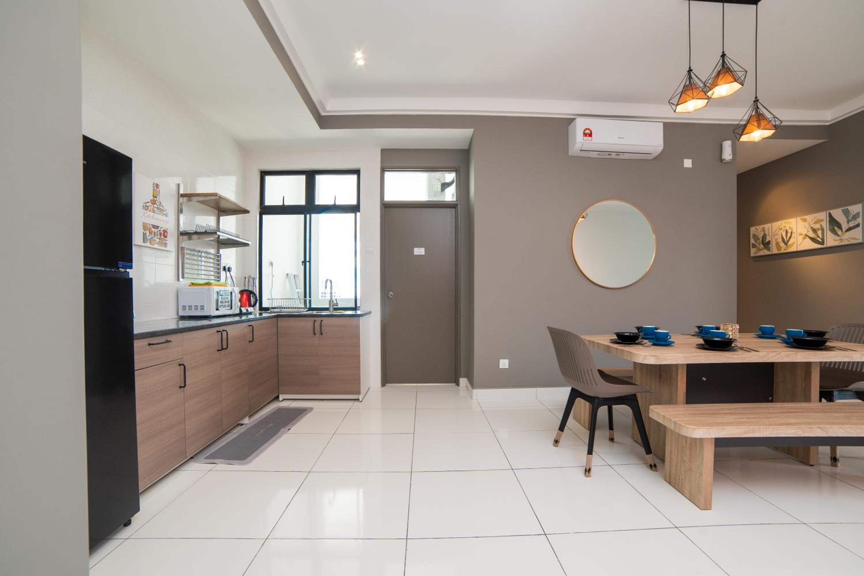 The Platino Sweet Peony 3BR8Pax nr Paradigm Mall
