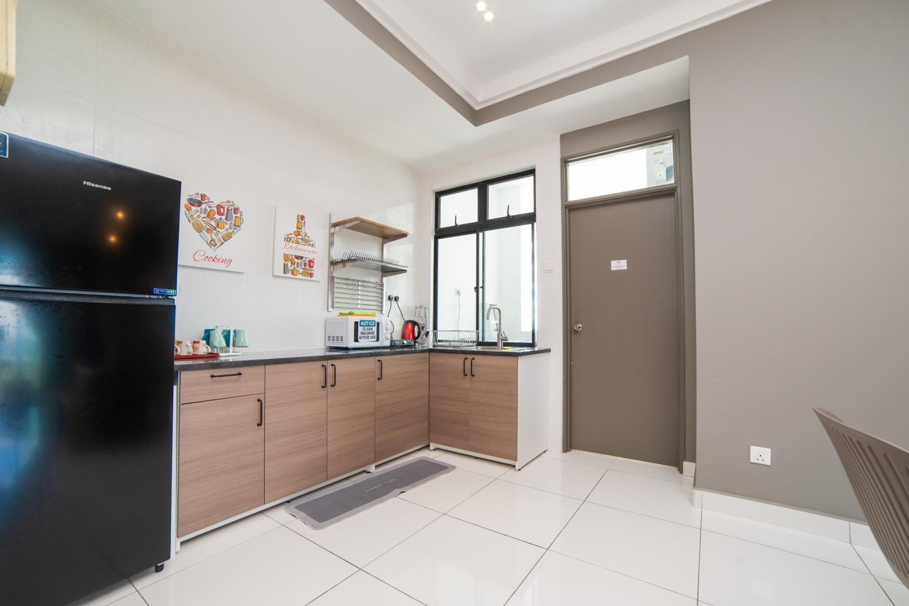 The Platino Sweet Peony 3BR8Pax nr Paradigm Mall