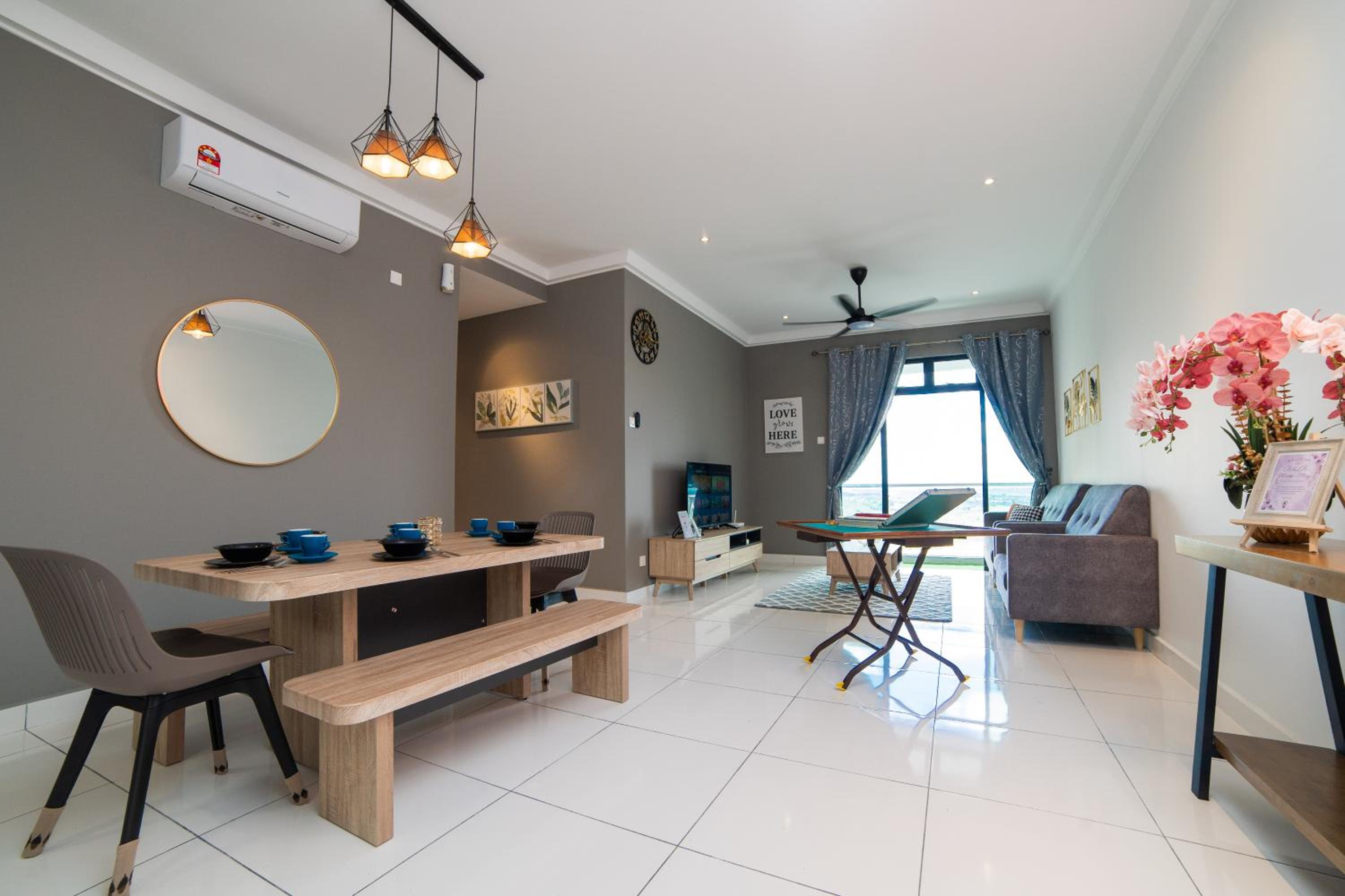 The Platino Sweet Peony 3BR8Pax nr Paradigm Mall