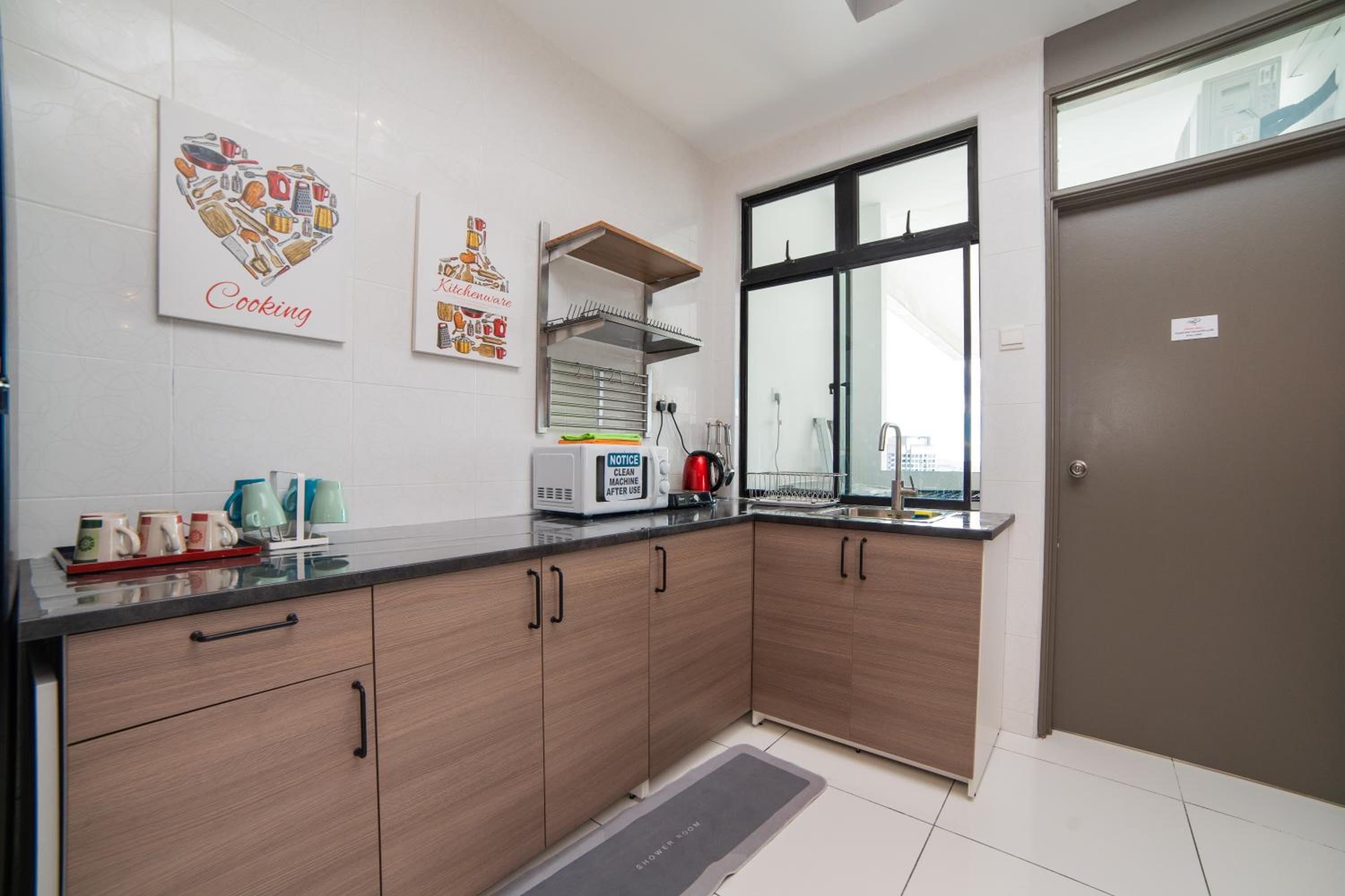 The Platino Sweet Peony 3BR8Pax nr Paradigm Mall