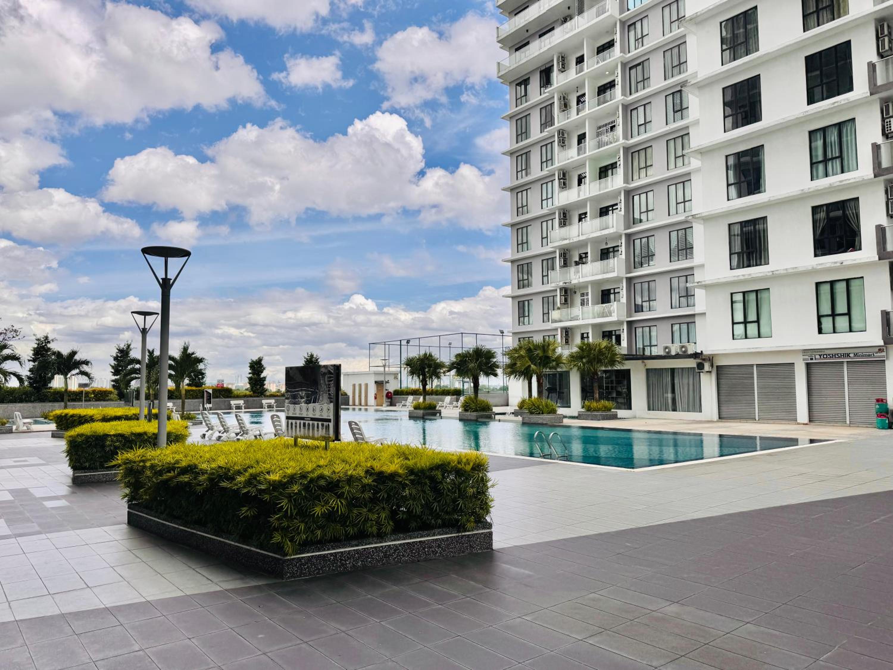 The Platino Sweet Peony 3BR8Pax nr Paradigm Mall