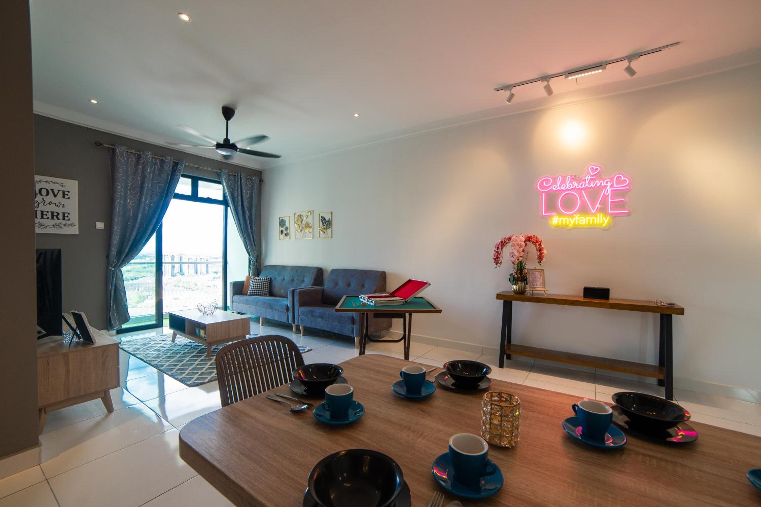 The Platino Sweet Peony 3BR8Pax nr Paradigm Mall
