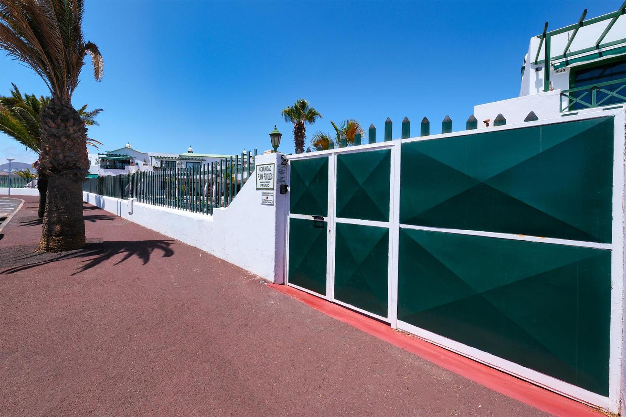 Apartment La Vela Azul - Pool & Tennis - Free AC & Good WIFI - By Lanzarote Vacation Homes view 5