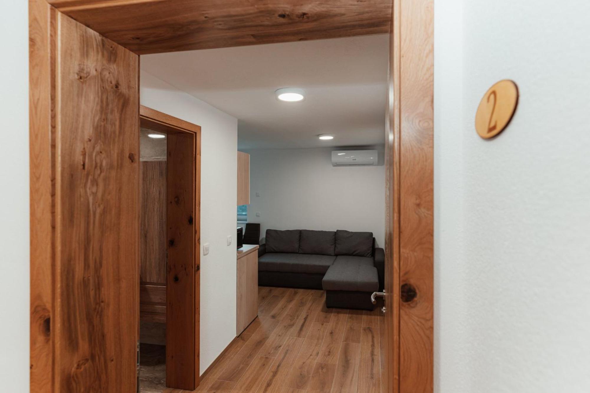 Apartmaji Laznik