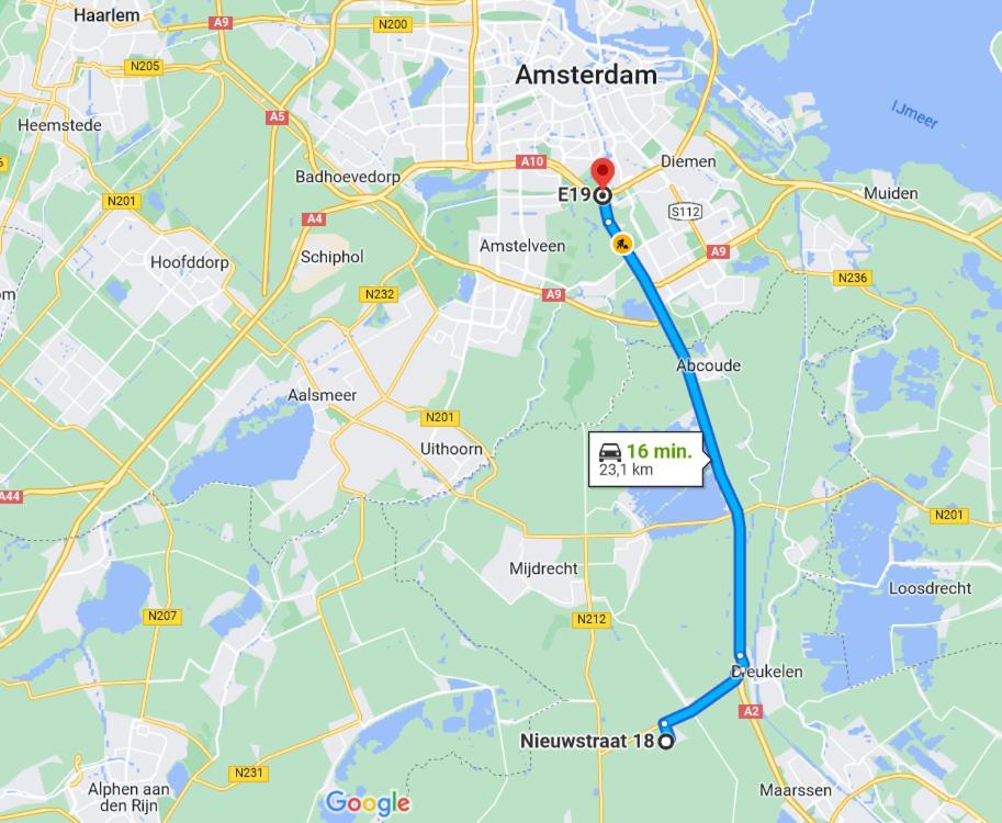 Karakteristieke bovenwoning gelegen tussen Utrecht en Amsterdam
