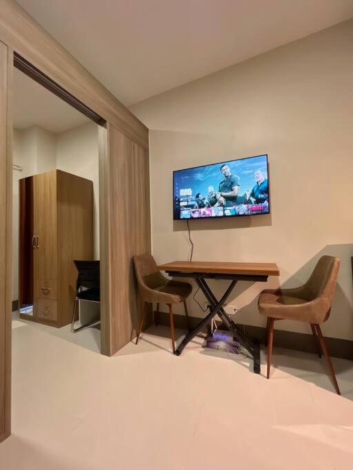 New Boutique 1BR Condo close to Shangri-La Plaza view 2