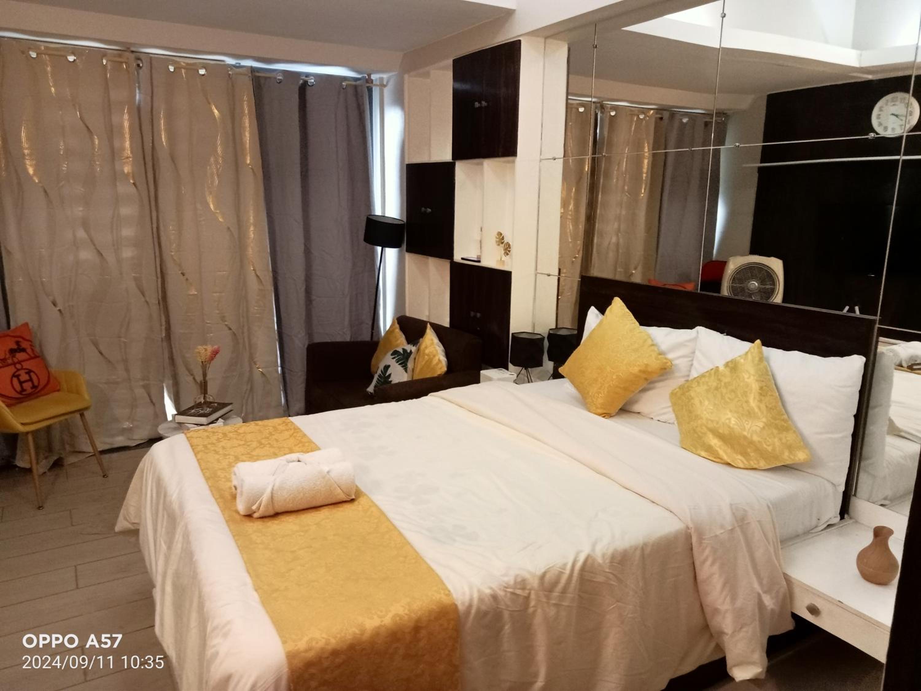 Stylish and relaxing studio unit view 2