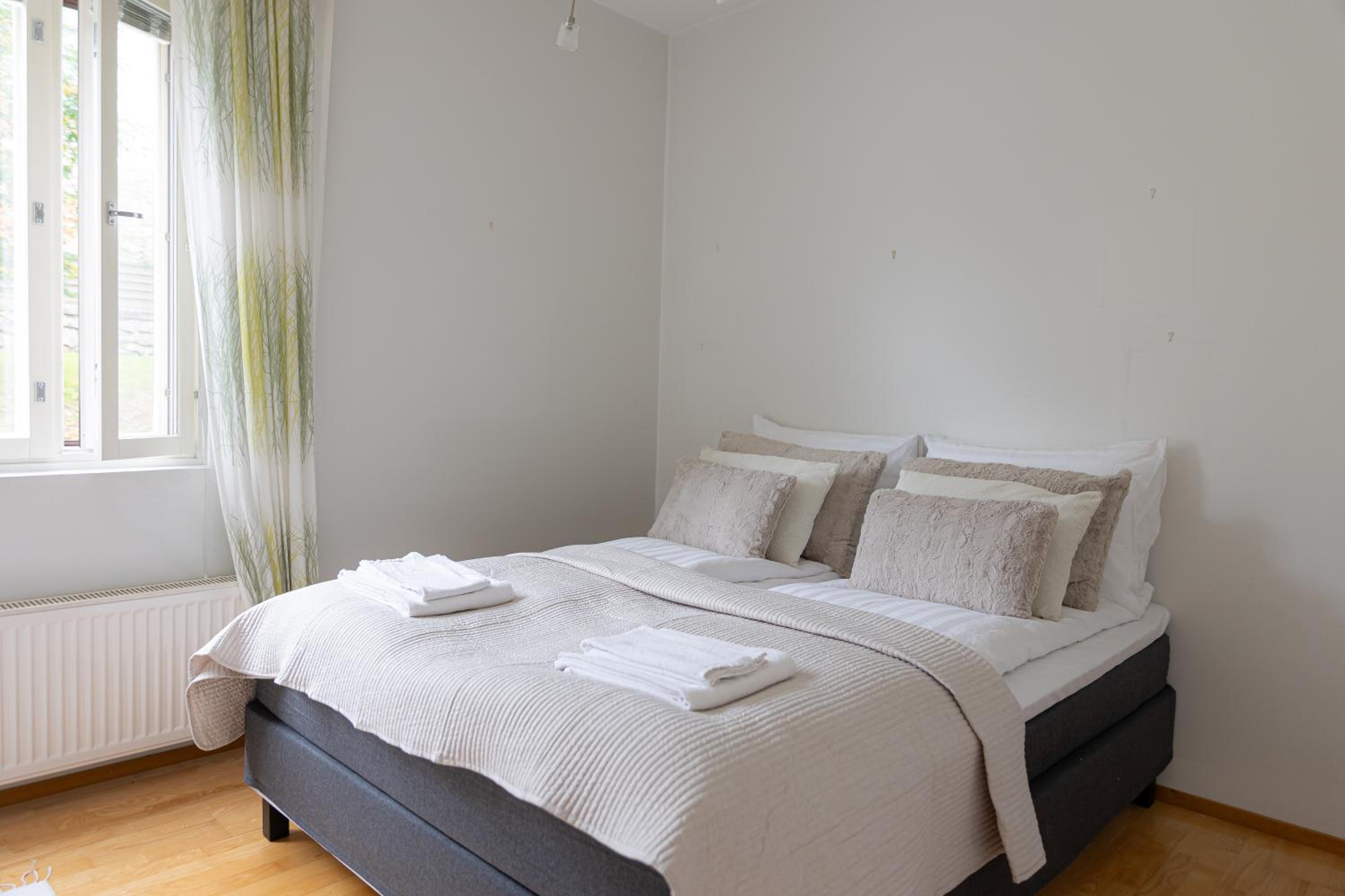 2BDR City Apt with Private Sauna view 4