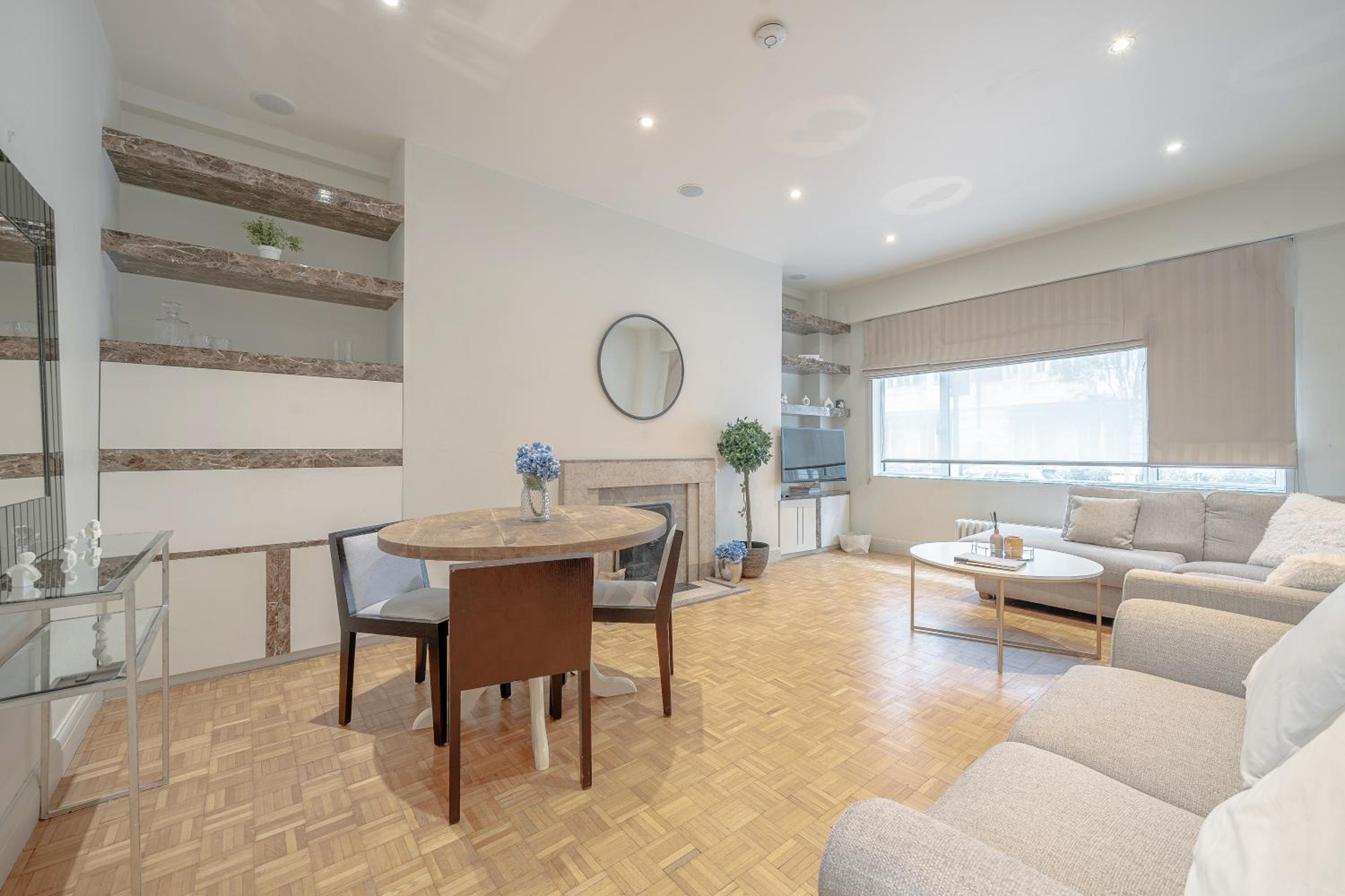 Luxurious Two-Bedroom Haven in Marylebone