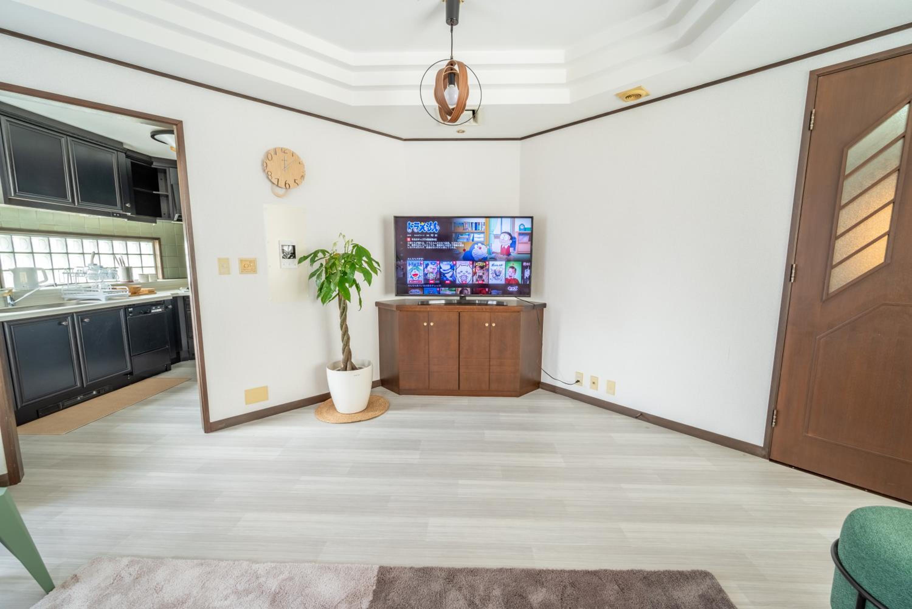 SWEET HOUSE 105 square meters of single floor space 15 minutes on foot to Shinsaibashi Dotonbori 30 minutes to USJ 7 minutes to Umeda