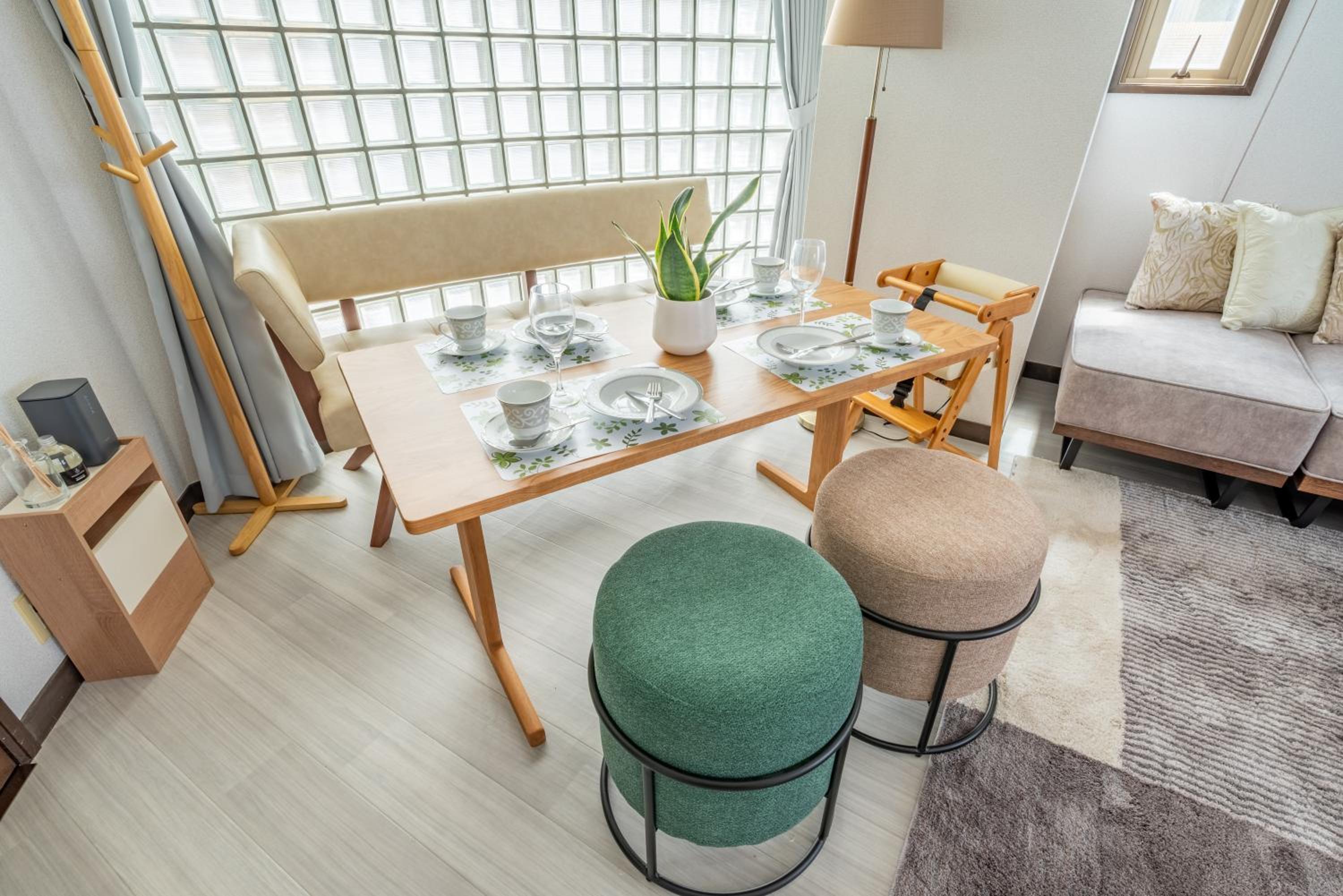 SWEET HOUSE 105 square meters of single floor space 15 minutes on foot to Shinsaibashi Dotonbori 30 minutes to USJ 7 minutes to Umeda