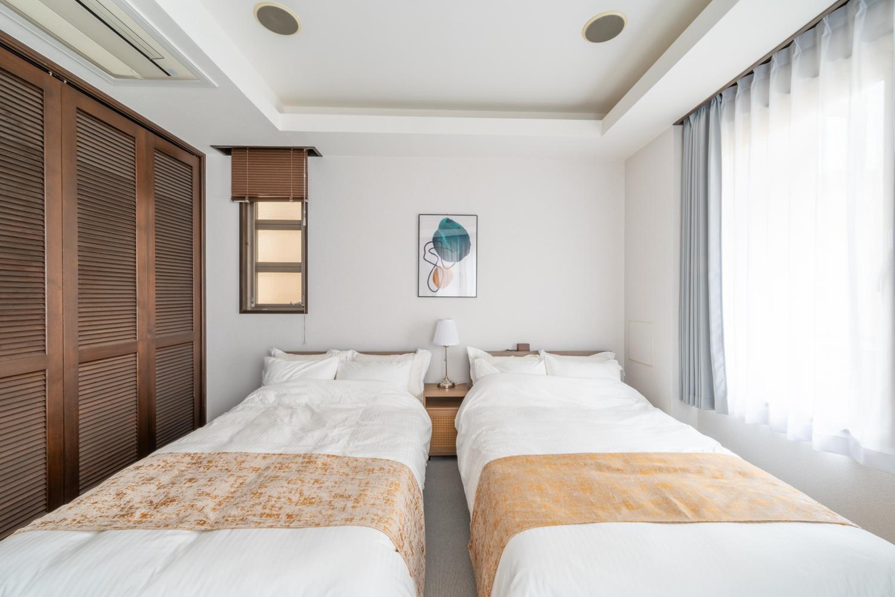 SWEET HOUSE 105 square meters of single floor space 15 minutes on foot to Shinsaibashi Dotonbori 30 minutes to USJ 7 minutes to Umeda