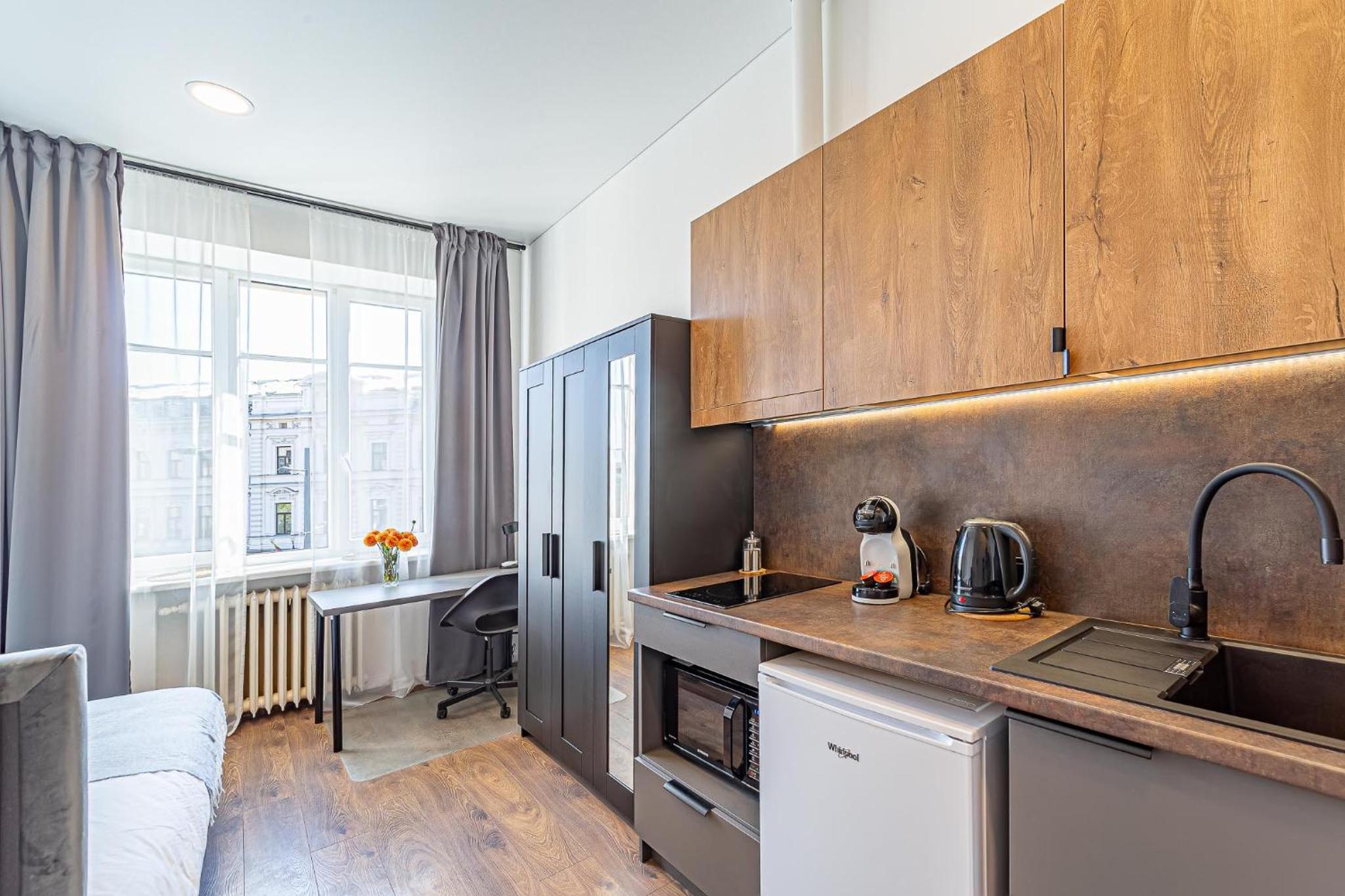 Uptown studio Nr8 with parking & AC view 2