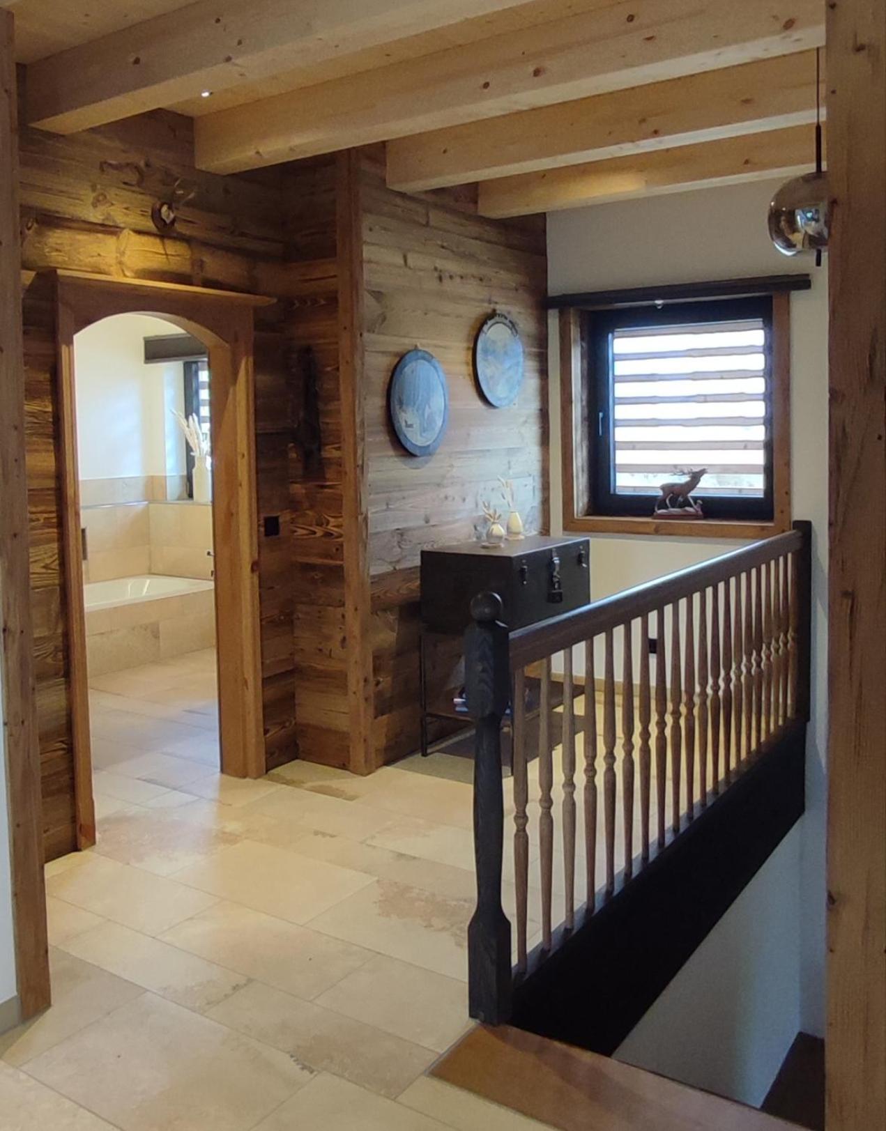 Lechrain Chalet- Luxusferienhaus am Biohof