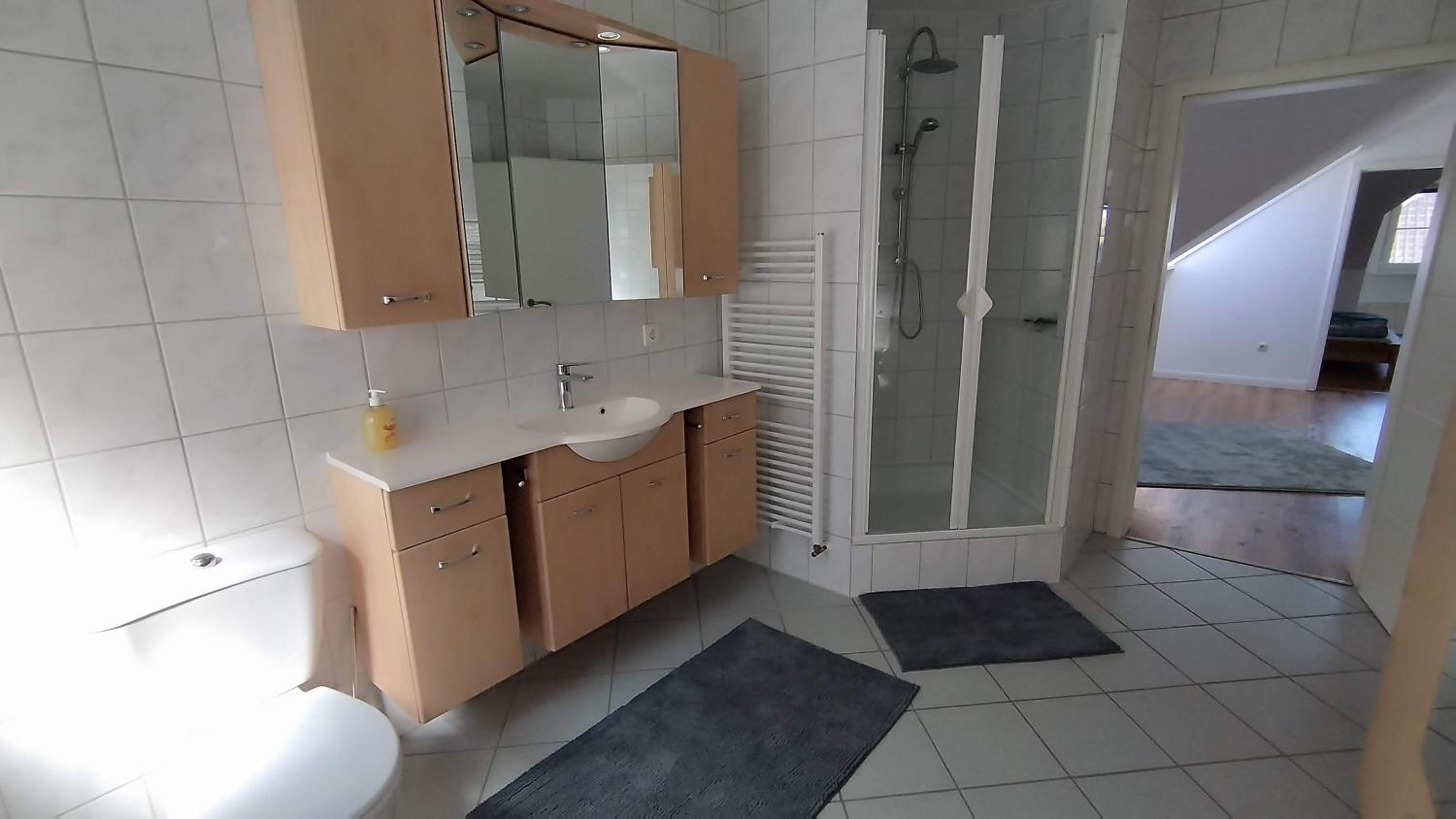 Große helle Gästewohnung