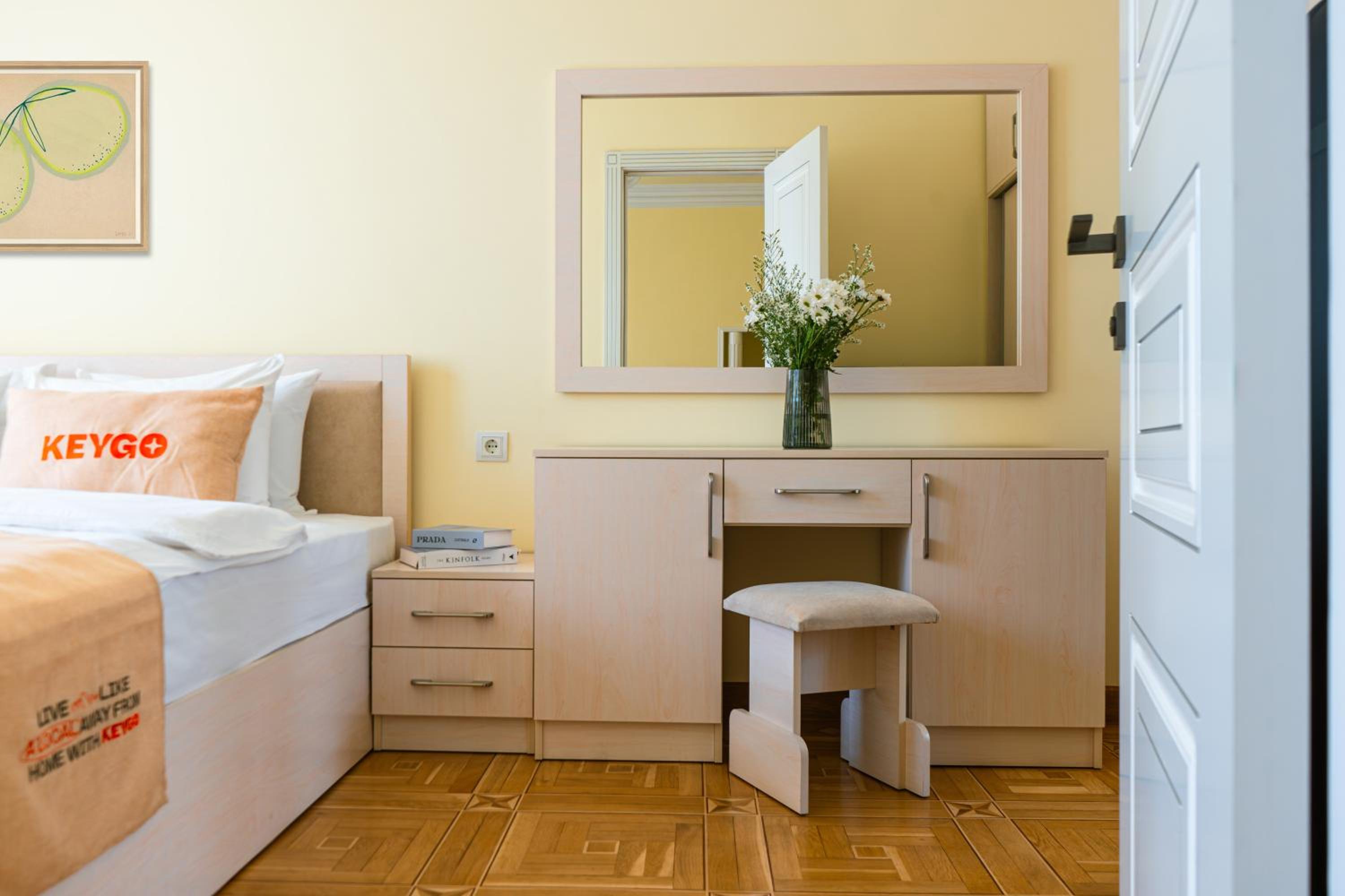 Cadcade Located 1BR Apt City Center by Keygo 97