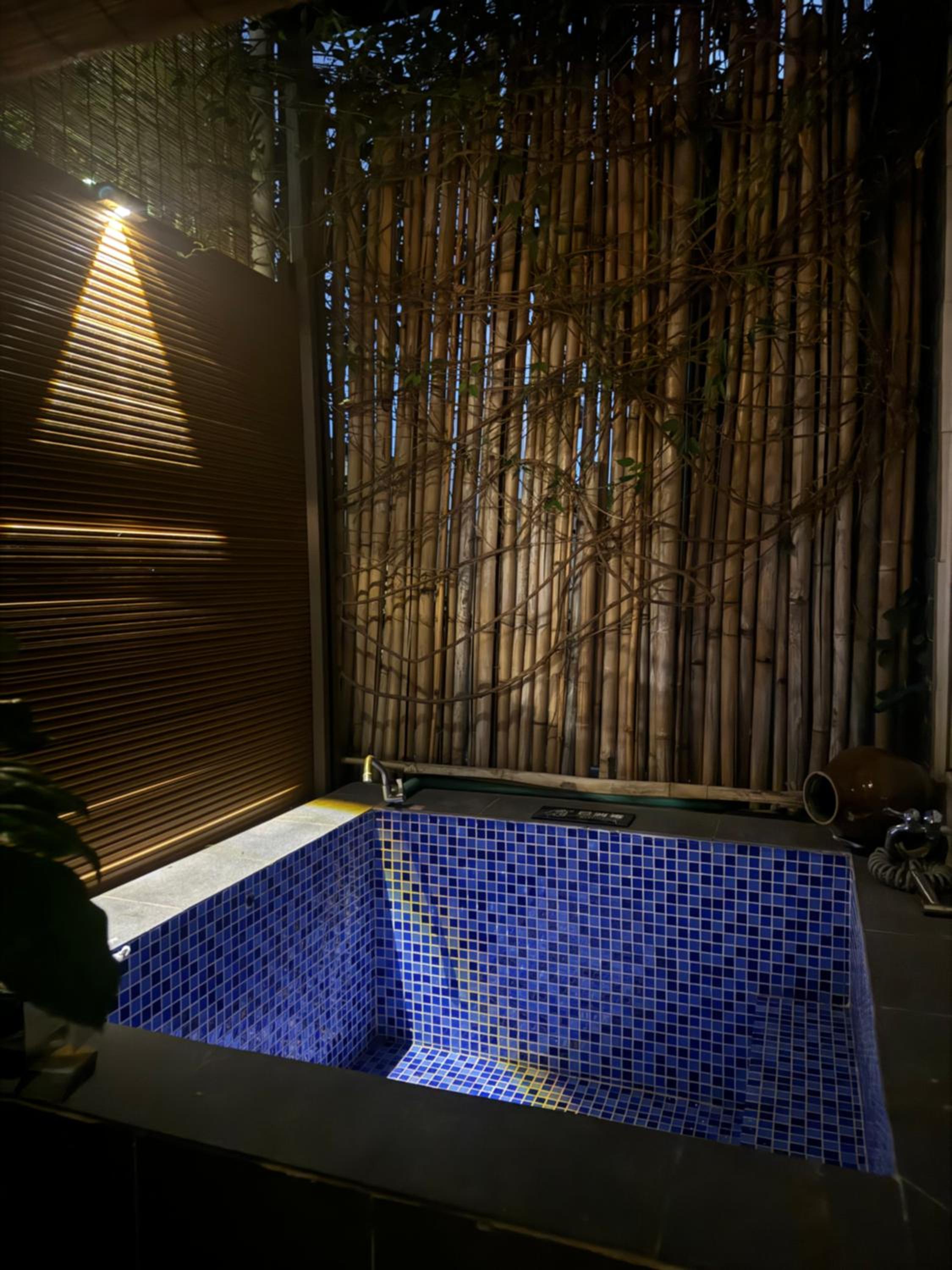 Kunming Yi mo hostel-Free pickup from and to Western Hill Park Subway st