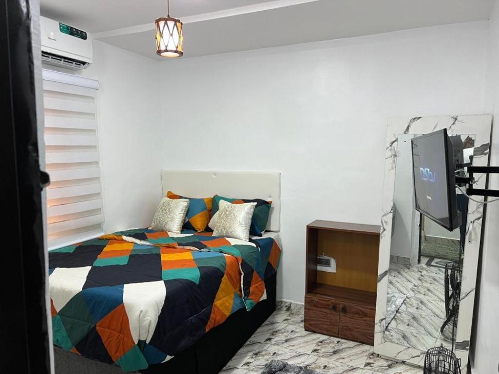 1bed room Mini Flat Adeniyi jones IKEJA ,Airport 4min,City centre,Netflix,Primevideo,Dstv,WiFi,Luxury Apartment