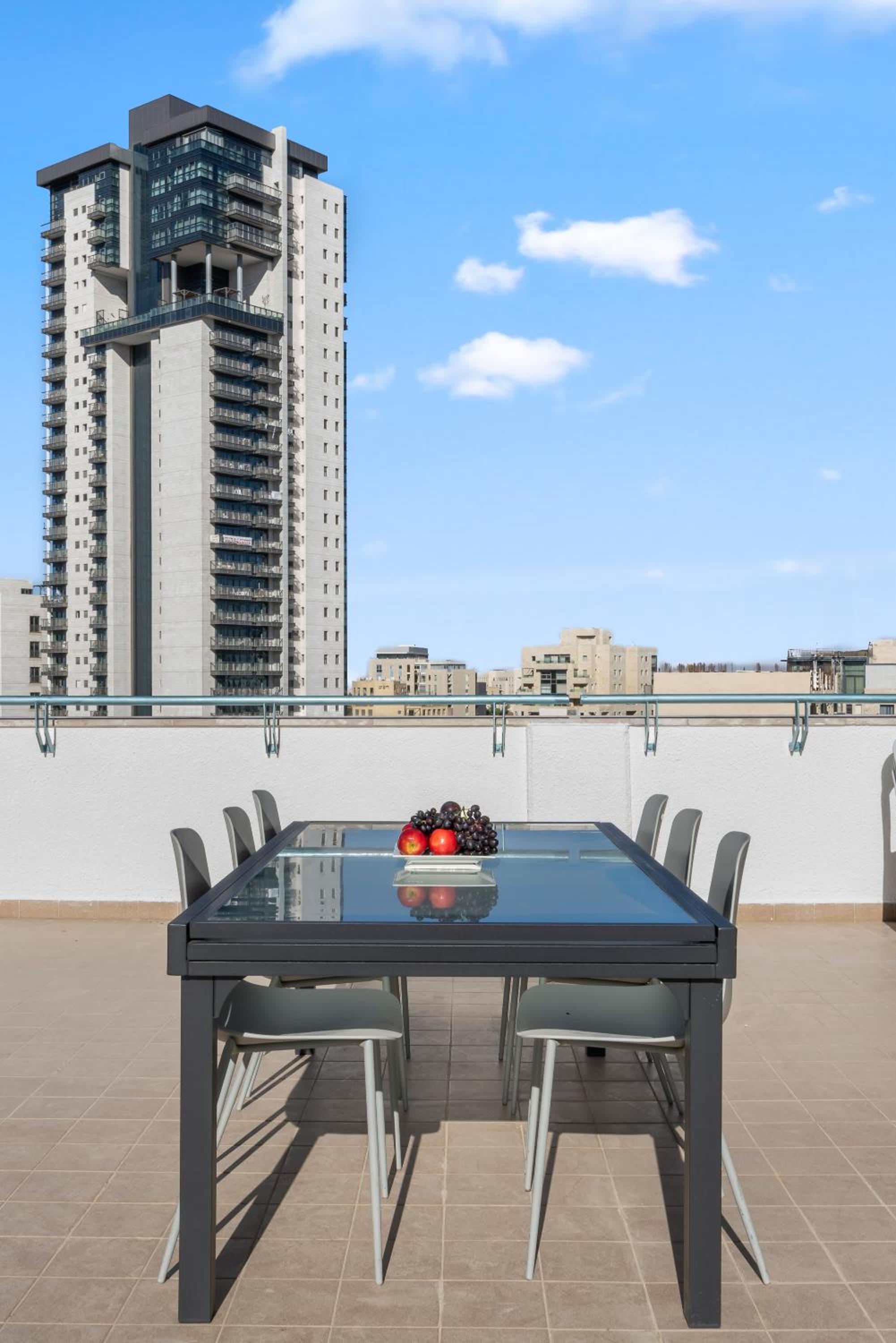 Beautiful 3 BDR Heart of JLM -Modern with Huge Balcony view 5