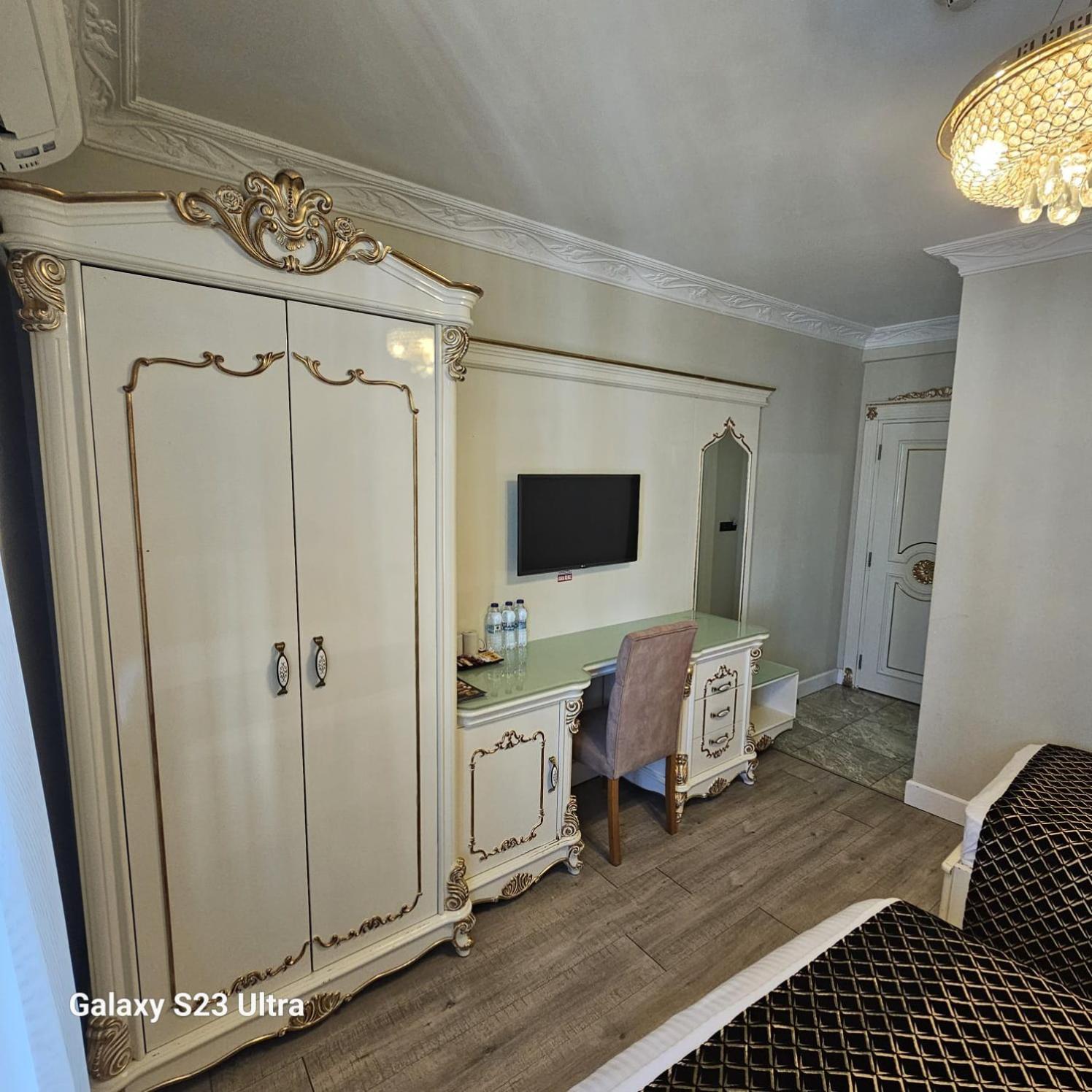 Best Town Hotel - Image 27