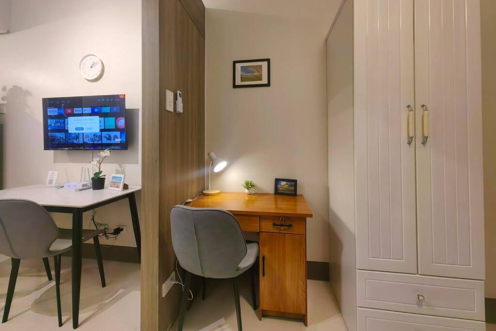 1BR Condotel with Balcony at FAME Residences #FM52 view 5