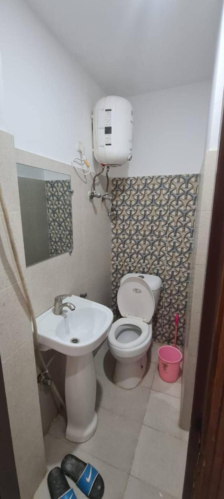 One bed flat available for rent view 5