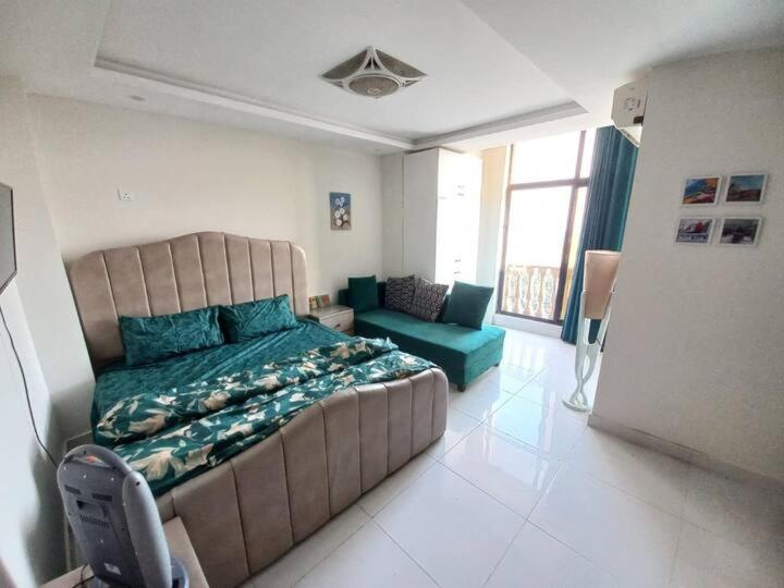 One bed flat available for rent view 3
