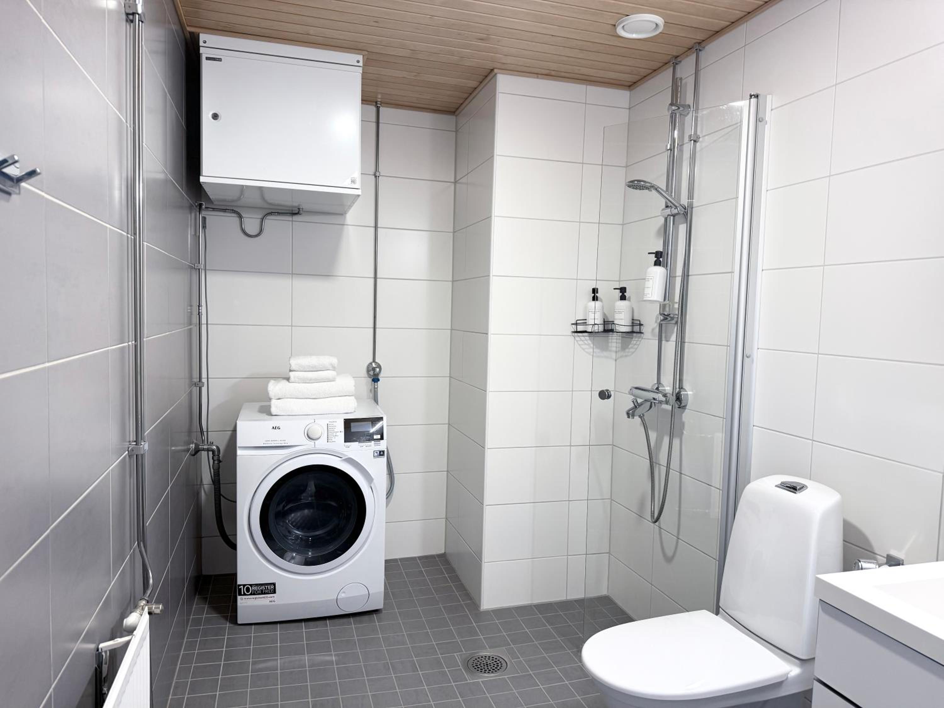Spacious Railway Station Apartment with sofabed for kid or adult