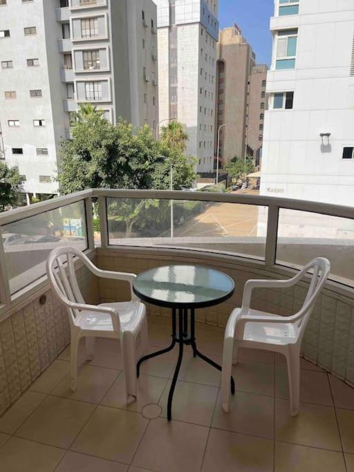 Magnifique appartement 4P près de la plage et Kikar view 2