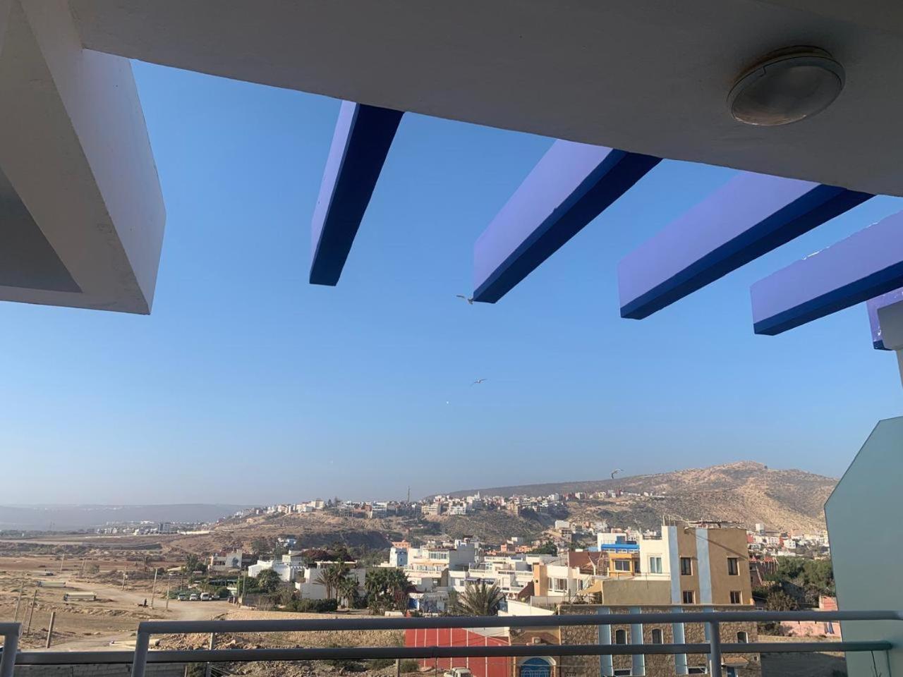 Beach and Mountain View Surf Apartment view 4