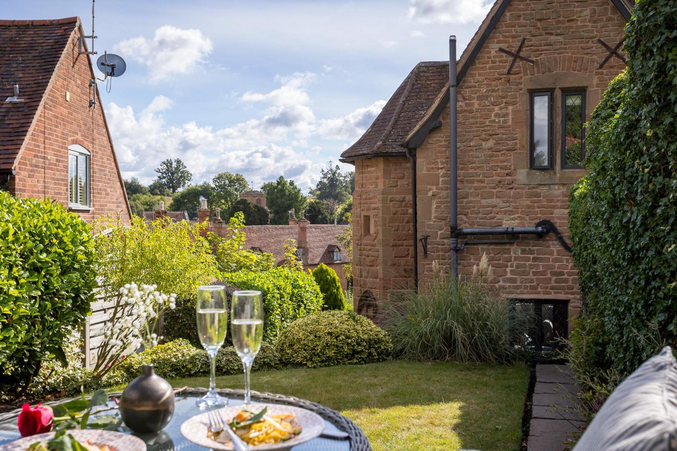 Stonegaze Cottage - Period Home in Picturesque Village view 4