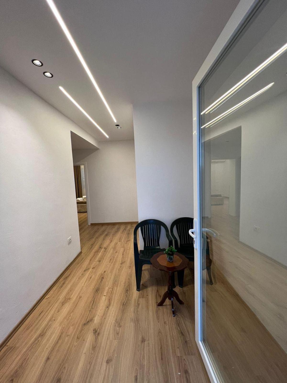 Villa S M