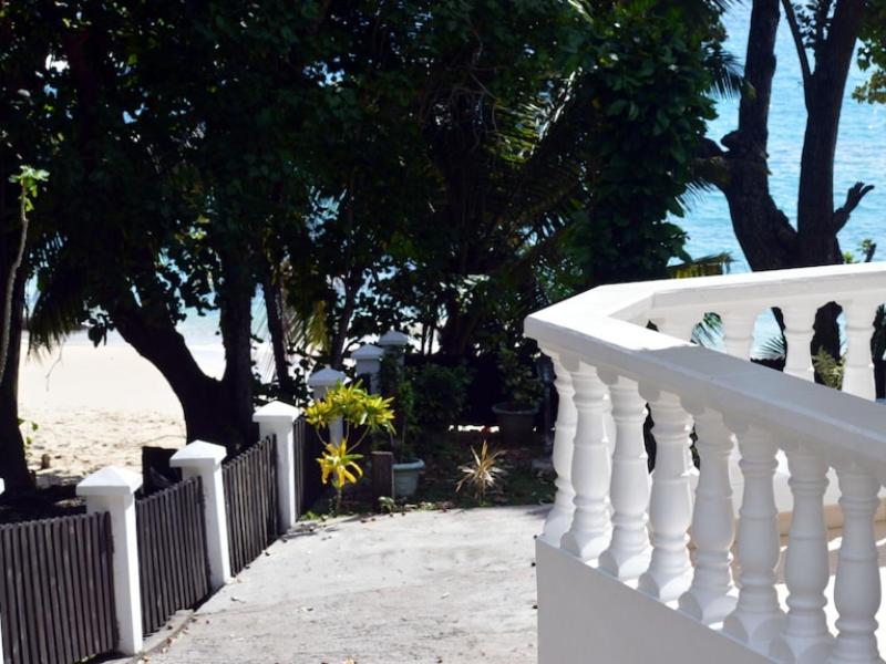 Glacis beach villa photo 2