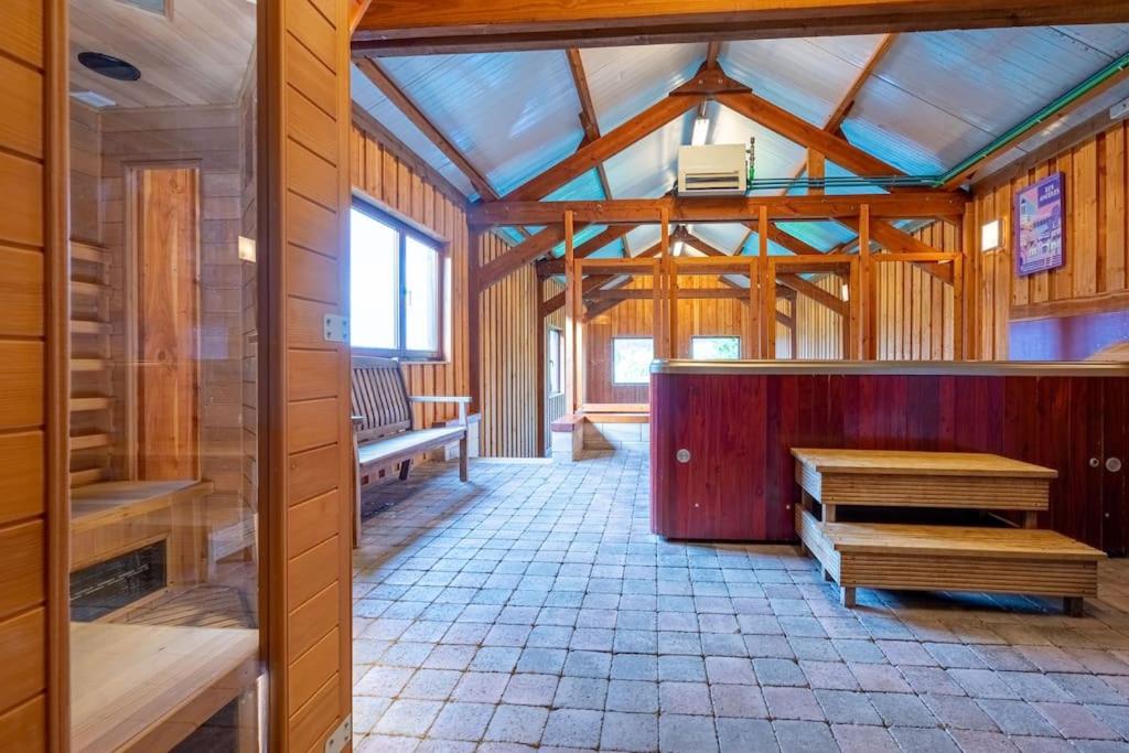 Berismenil Gardens large villa with indoor swimming pool and jacuzzi