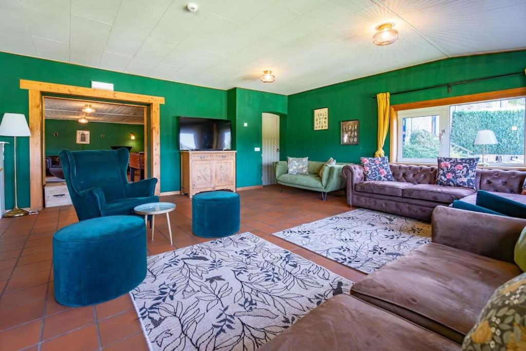 Berismenil Gardens large villa with indoor swimming pool and jacuzzi