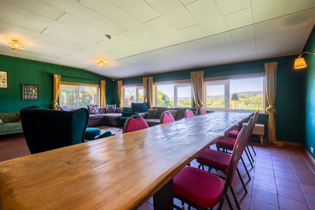 Berismenil Gardens large villa with indoor swimming pool and jacuzzi