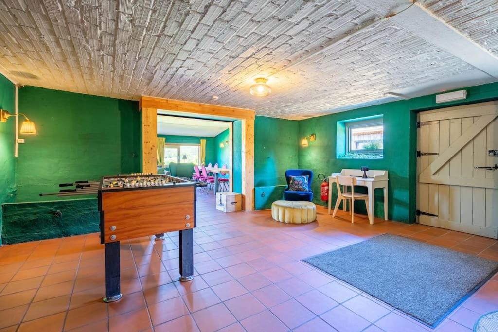 Berismenil Gardens large villa with indoor swimming pool and jacuzzi