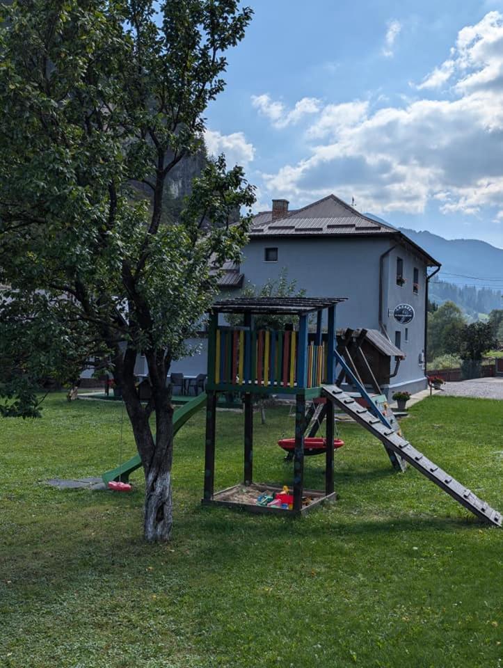 Cazare La Piatra Buhei view 2