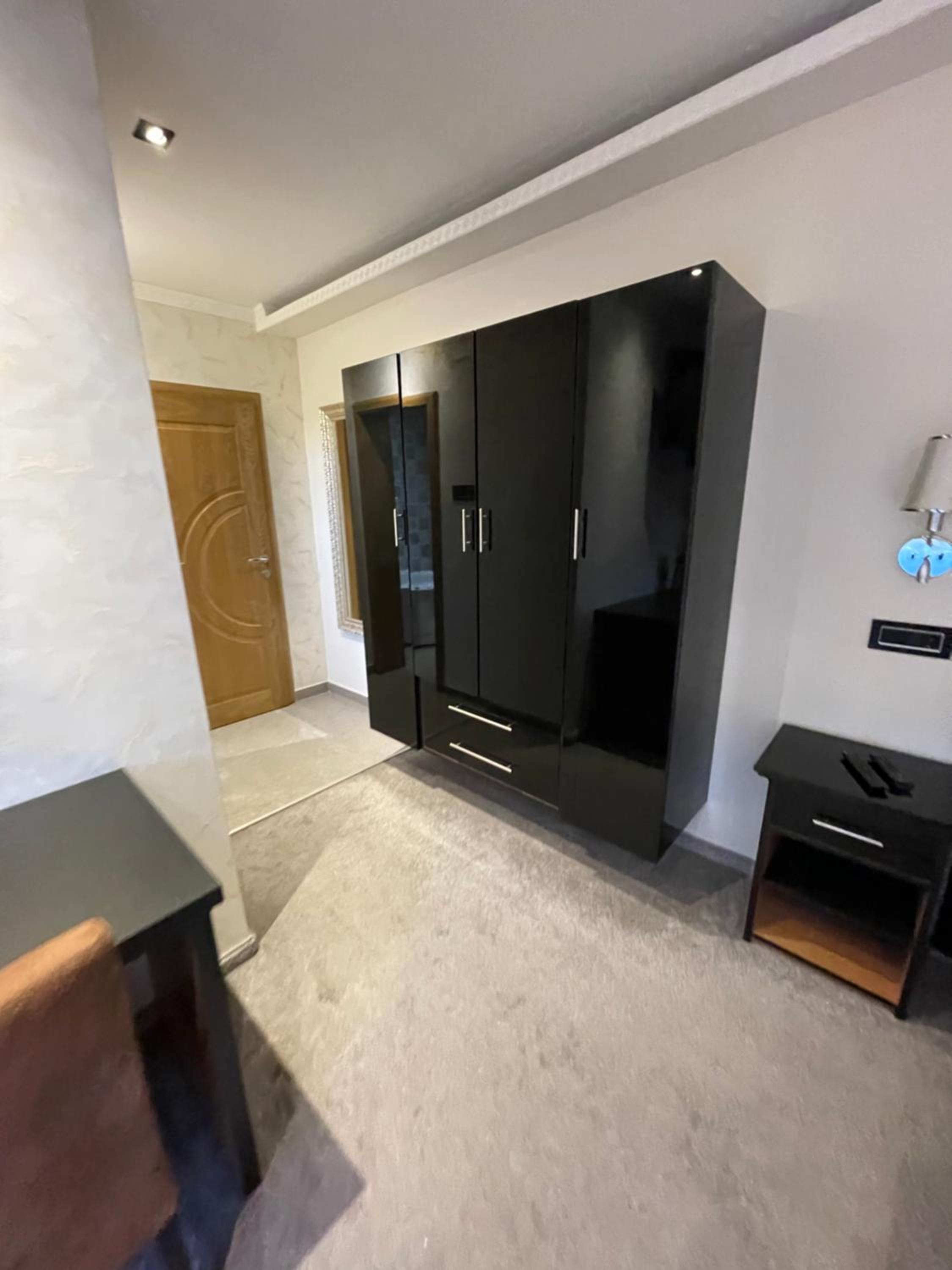 PLEASURE APARTMENTS