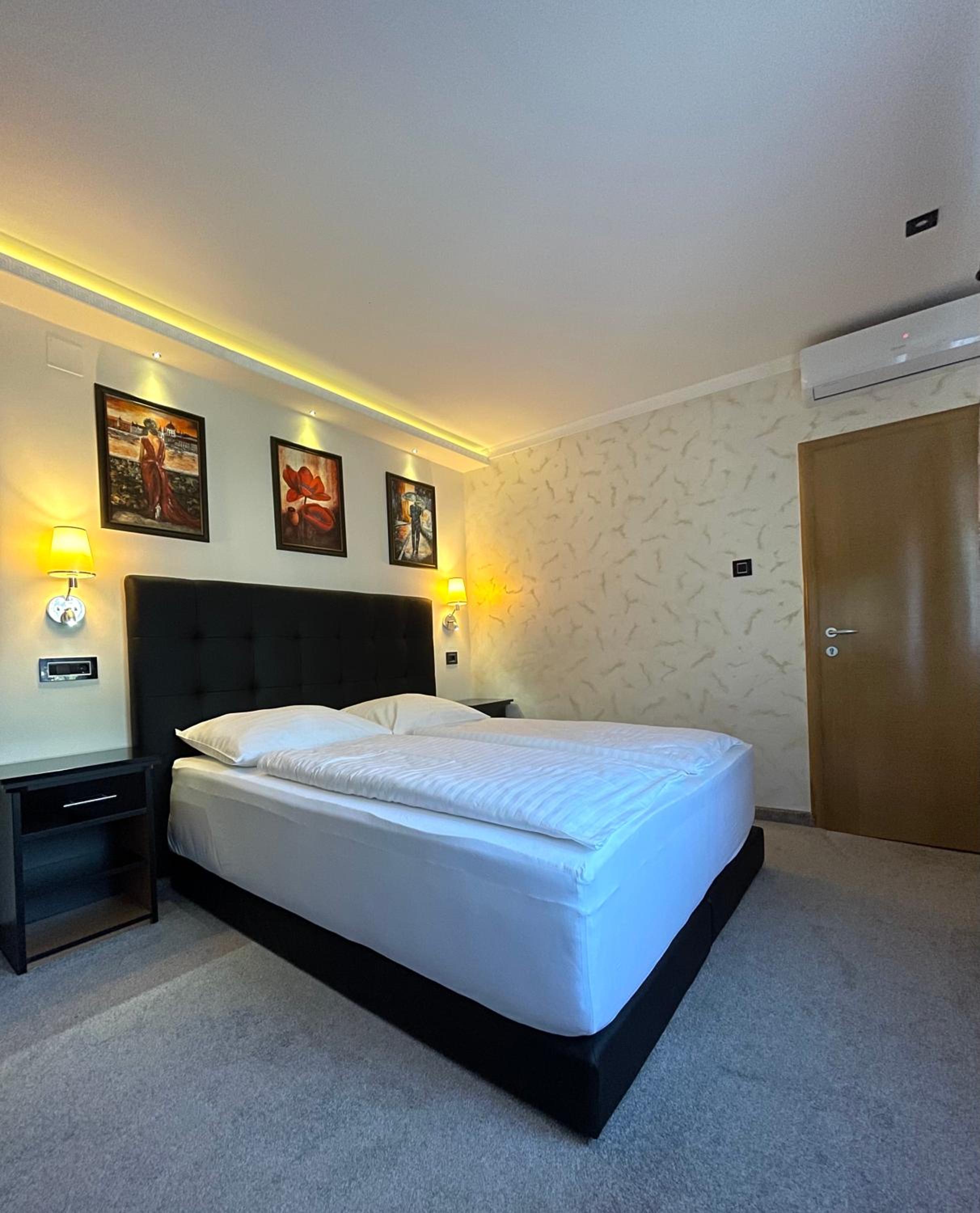 PLEASURE APARTMENTS