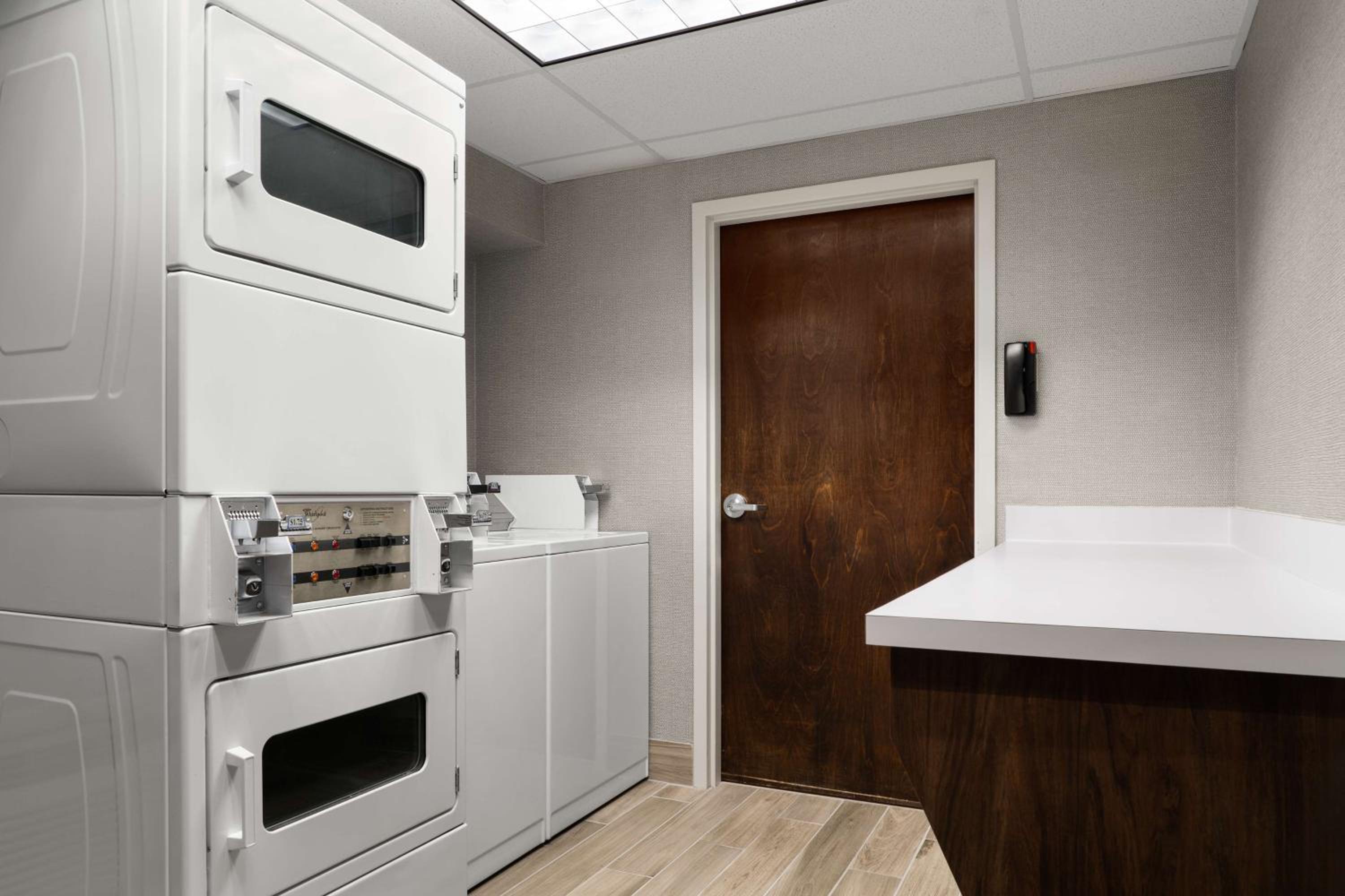 Spring Lake Vacations - Hampton Inn Spring Lake Fayetteville - Property Image 23