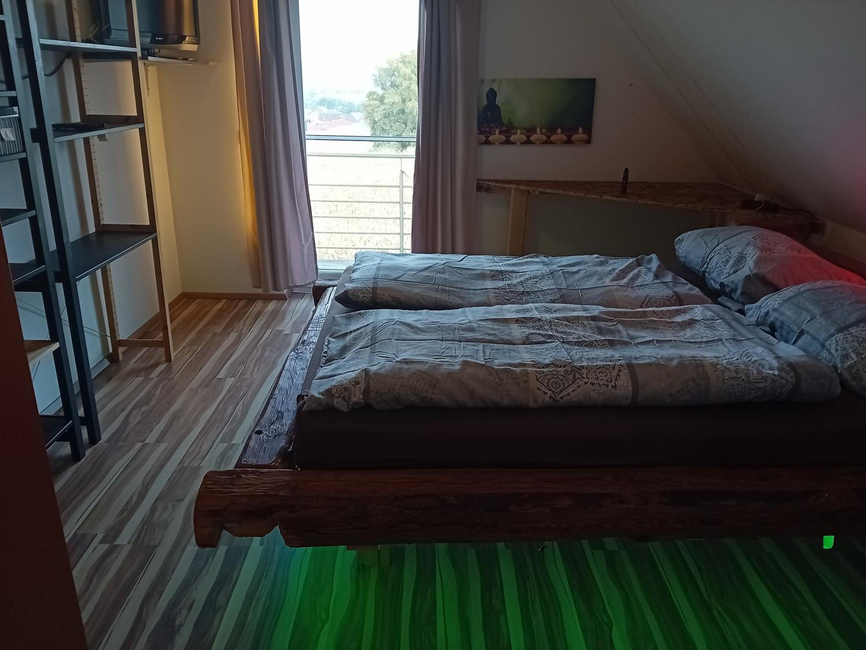 HAUS SONBERG mit Garten, Pool, Fasssauna, semi detached house with garden