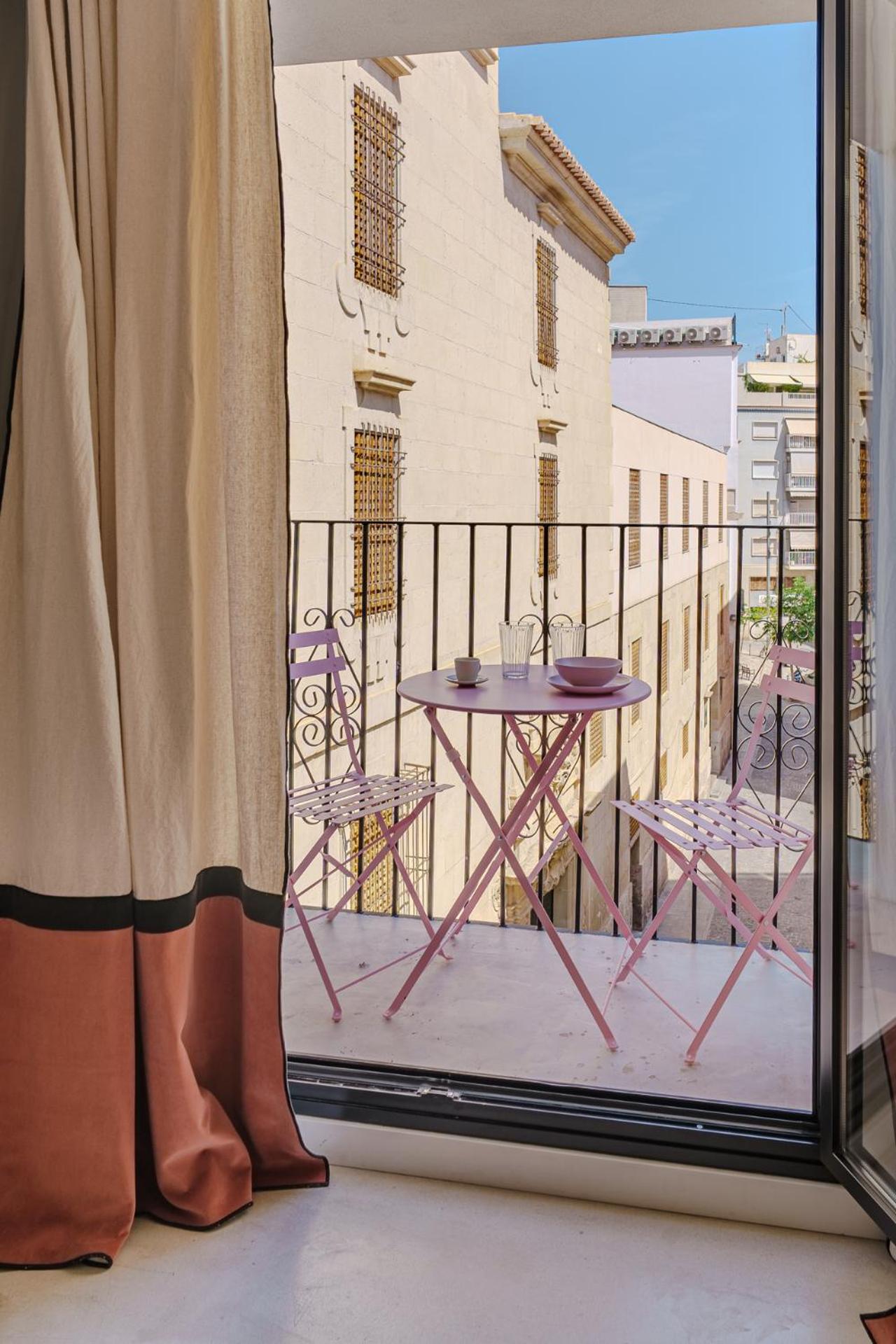 Apartment with exceptional charm in historic center of Alicante